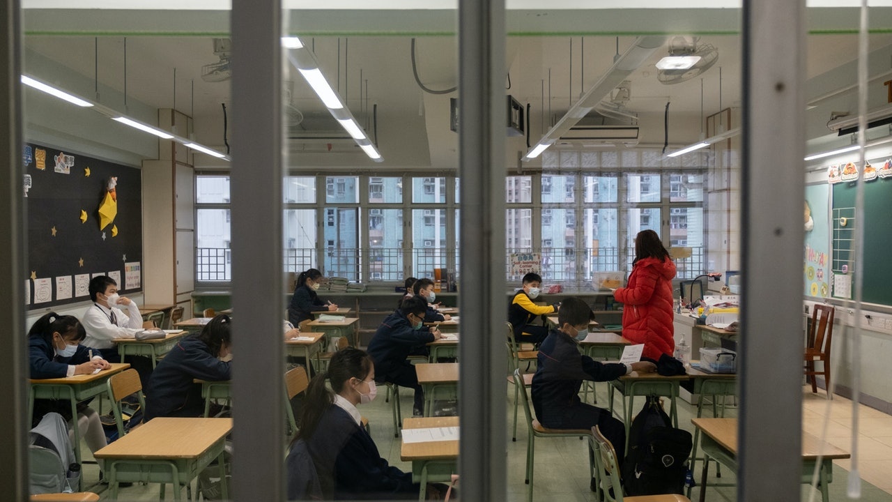 教師檢測可申全校復課 梁子超:14日可傳很多代 未能控傳播風險 教師檢測可申全校復課 梁子超:14日可傳很多代 未能控傳播風險