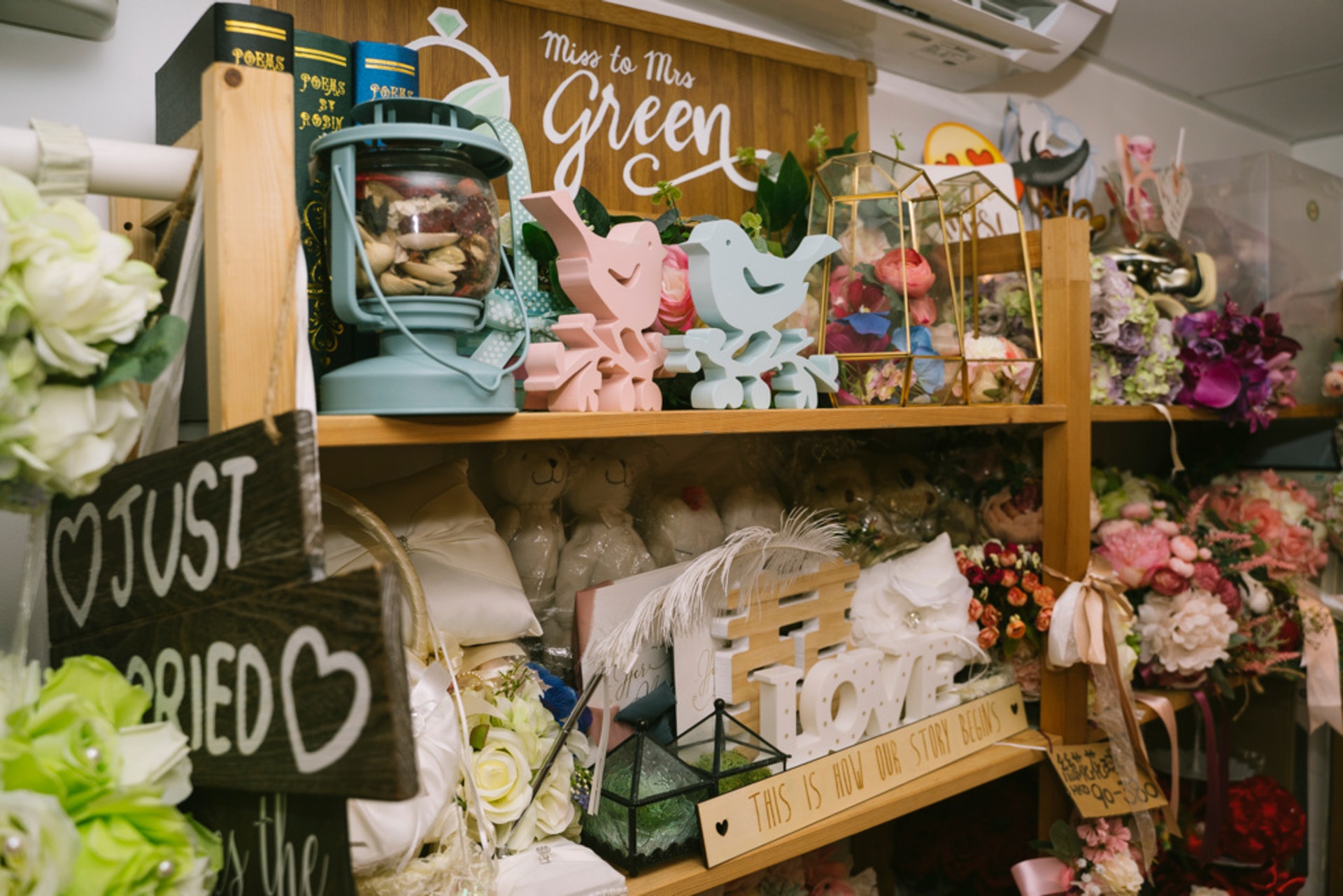 【100種女生|改變婚禮浪費文化】Kaki認為多些人去考慮租物資這一步,會比回收物資更重要。(鄭子峰攝)