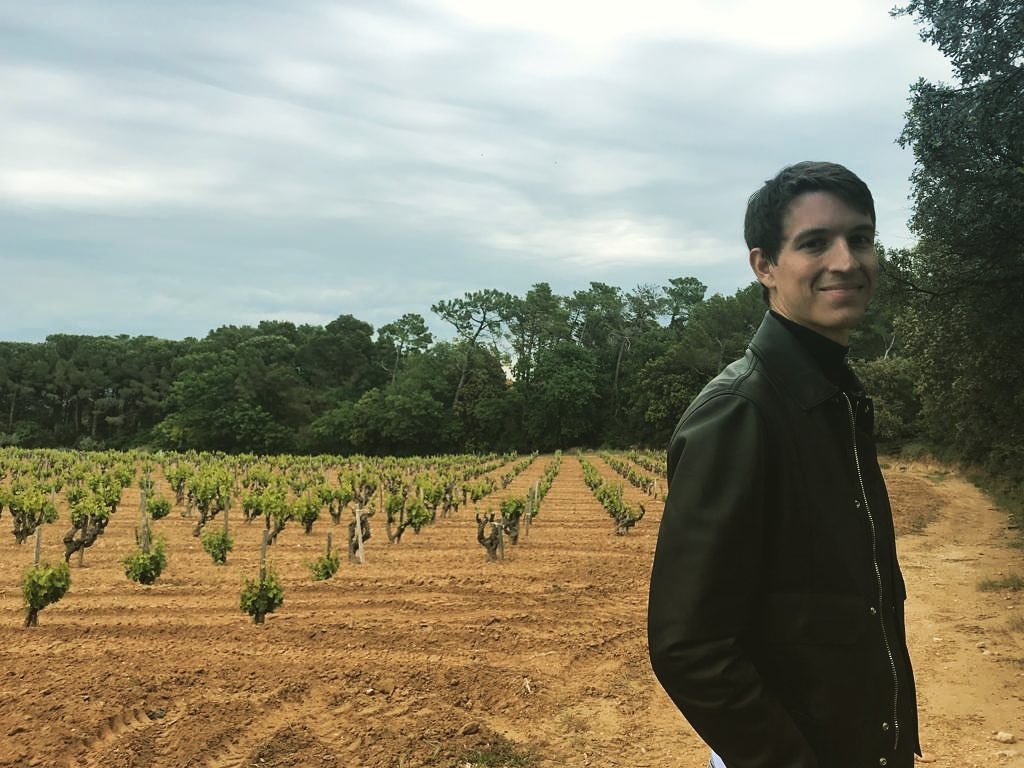 Alexandre絕對是高富帥中的頂配，帥氣多金，有才又專一，經商天賦異禀。（IG@alexandrearnault）