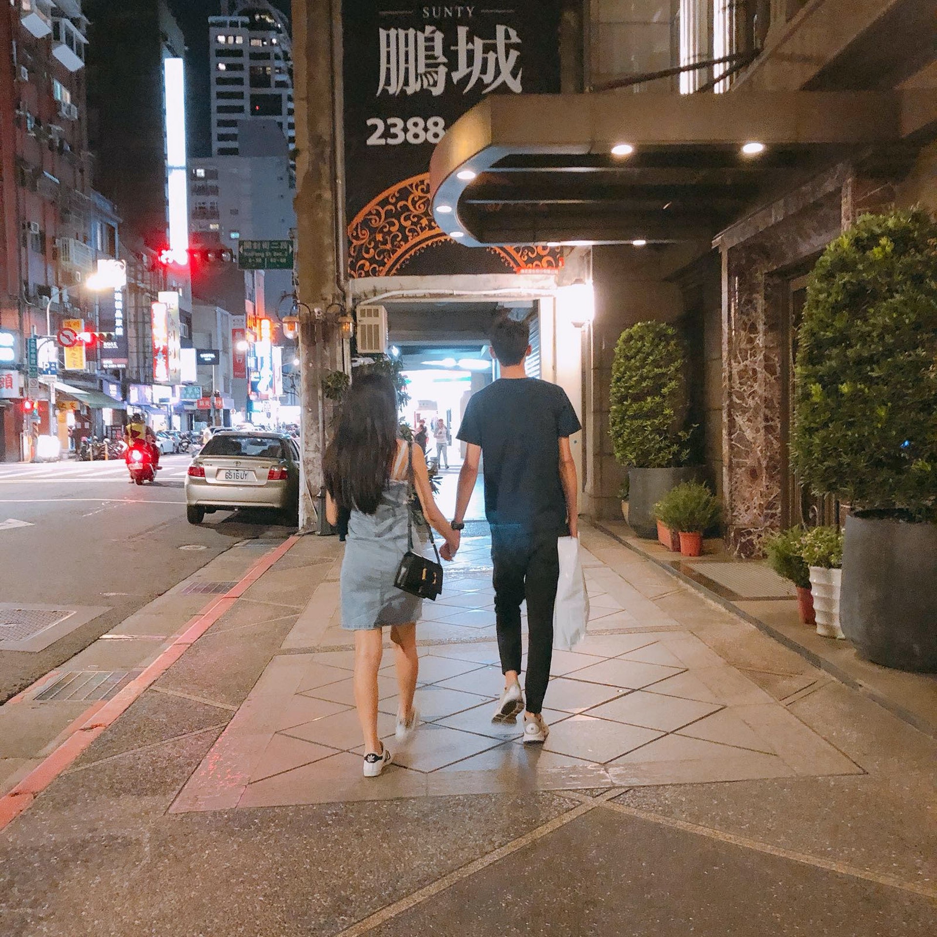 27歲的Erica有過數次的拍拖經驗,卻未曾嘗試過異地戀,但Erica卻在一次台灣旅遊時,遇上現任丈夫Brian。(受訪者提供) 27歲的Erica有過數次的拍拖經驗,卻未曾嘗試過異地戀,但Erica卻在一次台灣旅遊時,遇上現任丈夫Brian。(受訪者提供)
