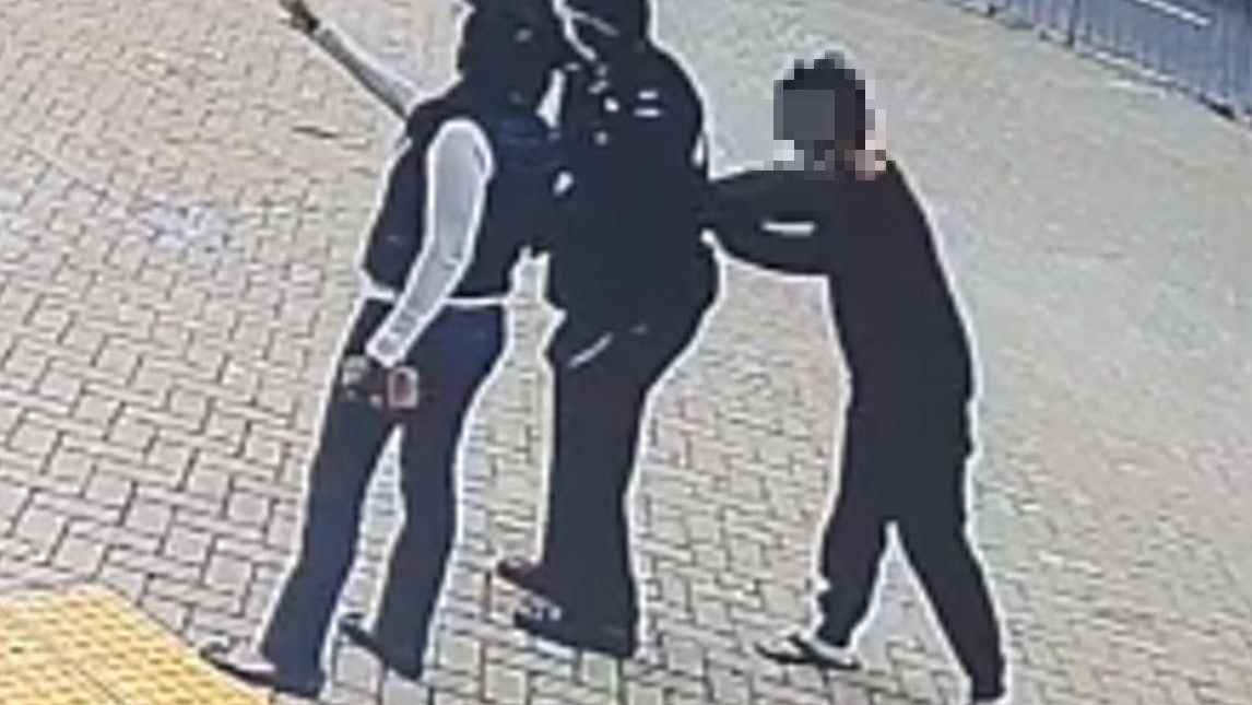女侍應涉警署外搶警槍案 被告適合答辯 案押後4月再訊 女侍應涉警署外搶警槍案 被告適合答辯 案押後4月再訊