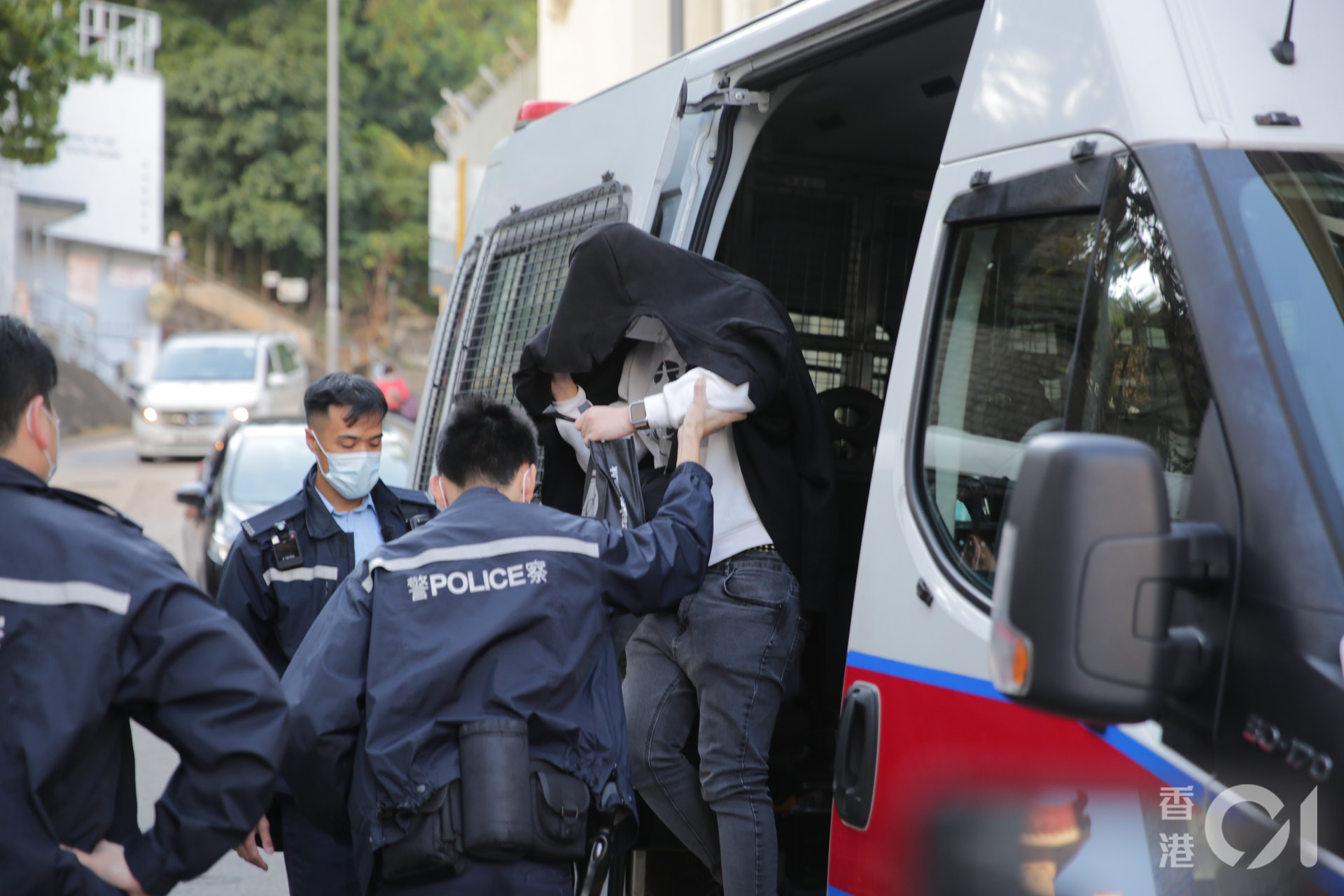 大年初一闖入主教山配水庫4男女涉刑毀被捕 大年初一闖入主教山配水庫4男女涉刑毀被捕