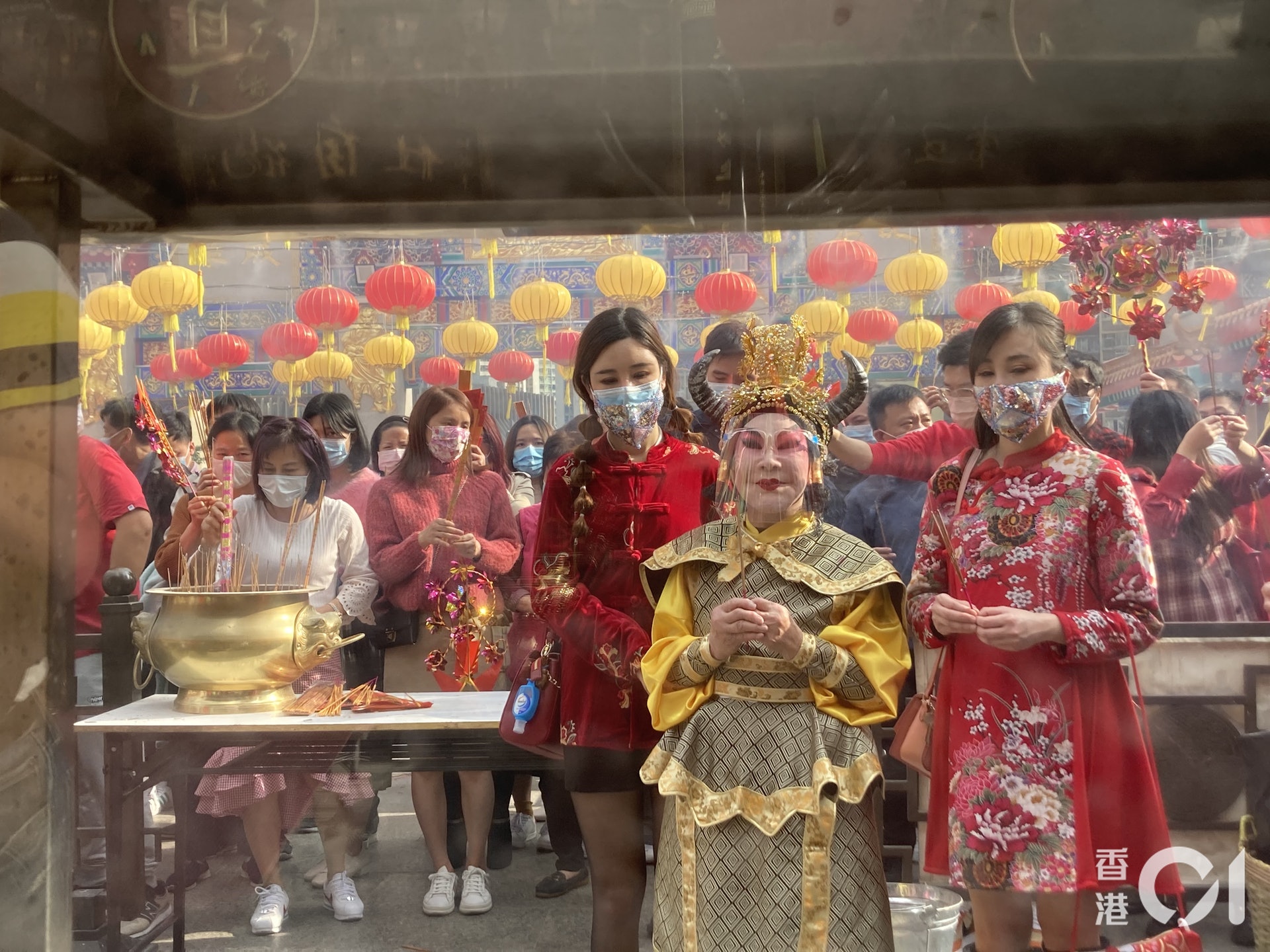 化身成「牛魔王」的夏蕙姨,希望「牛魔王」可以消滅疫症,讓社會重獲自由。(歐陽德浩攝) 化身成「牛魔王」的夏蕙姨,希望「牛魔王」可以消滅疫症,讓社會重獲自由。(歐陽德浩攝)