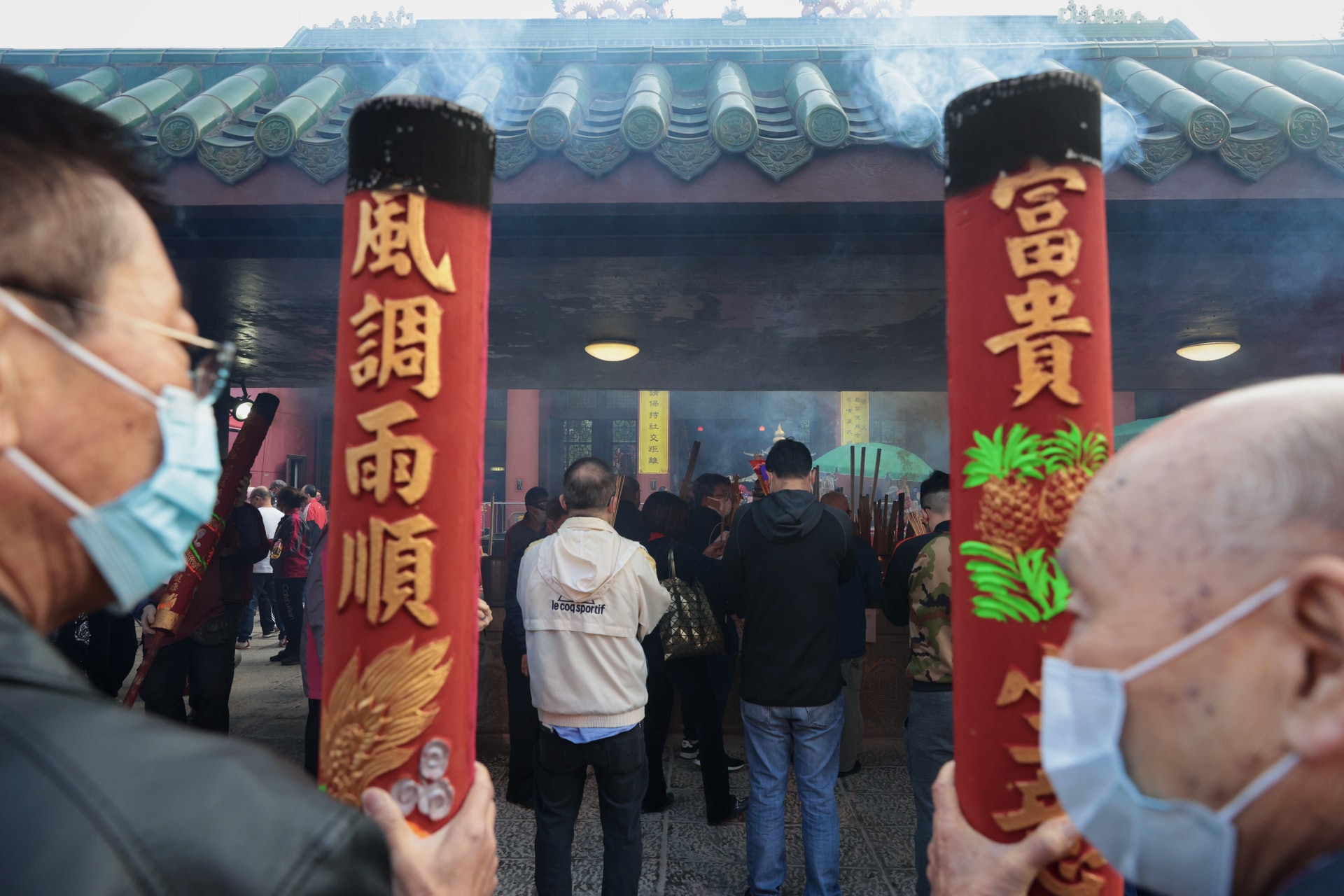 2月13日年初二,大批市民到沙田車公廟祈福。(歐嘉樂攝) 2月13日年初二,大批市民到沙田車公廟祈福。(歐嘉樂攝)