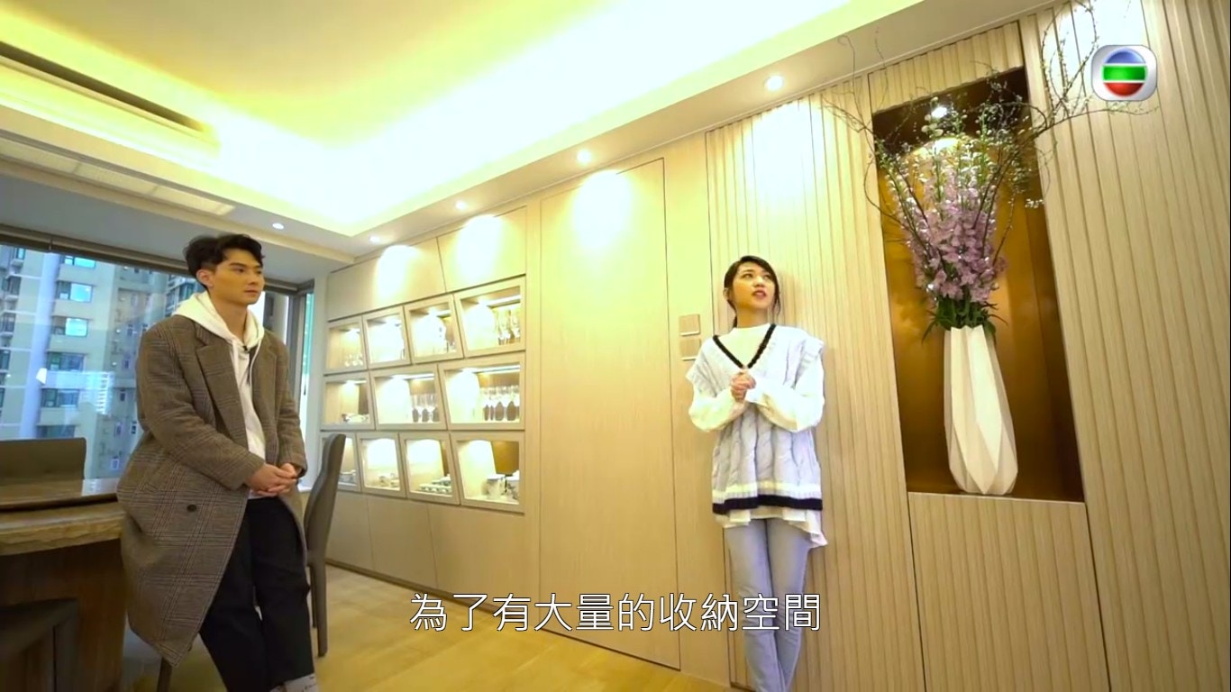 屋主二人住大屋，當然夠闊落！（《安樂蝸》電視截圖）