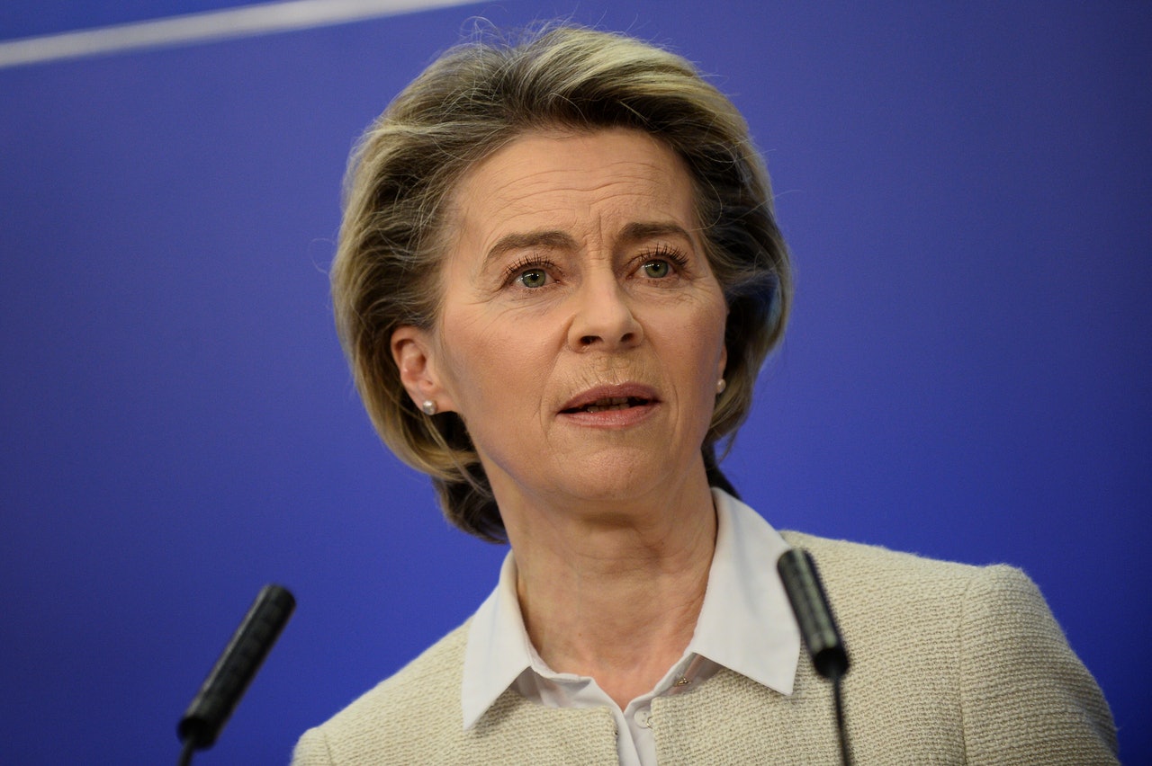圖為2月12日,歐盟委員會主席馮德萊恩(Ursula von der Leyen)出席布魯塞爾的一個記者會。(Reuters) 圖為2月12日,歐盟委員會主席馮德萊恩(Ursula von der Leyen)出席布魯塞爾的一個記者會。(Reuters)