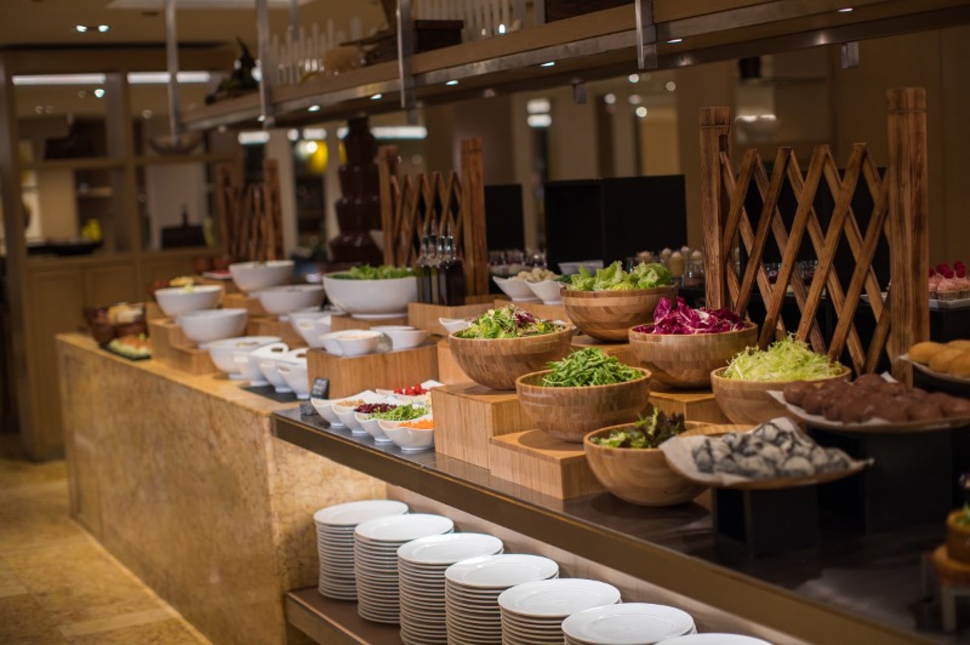 香港萬麗海景酒店的「Café Renaissance」預約最早亦至下周一晚(22日)。(Café Renaissance網頁圖片) 香港萬麗海景酒店的「Café Renaissance」預約最早亦至下周一晚(22日)。(Café Renaissance網頁圖片)