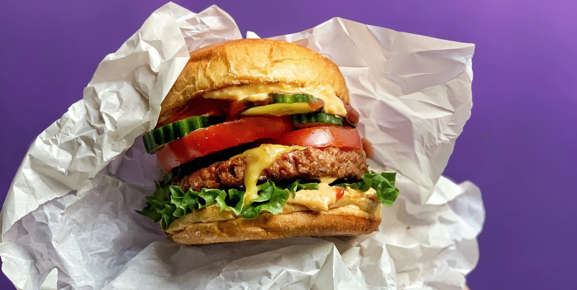 以測試的素漢堡包為例，素菜不一定較葷菜含較低鈉或低脂肪，素漢堡包的平均鈉含量高於牛肉漢堡包。（資料圖片）