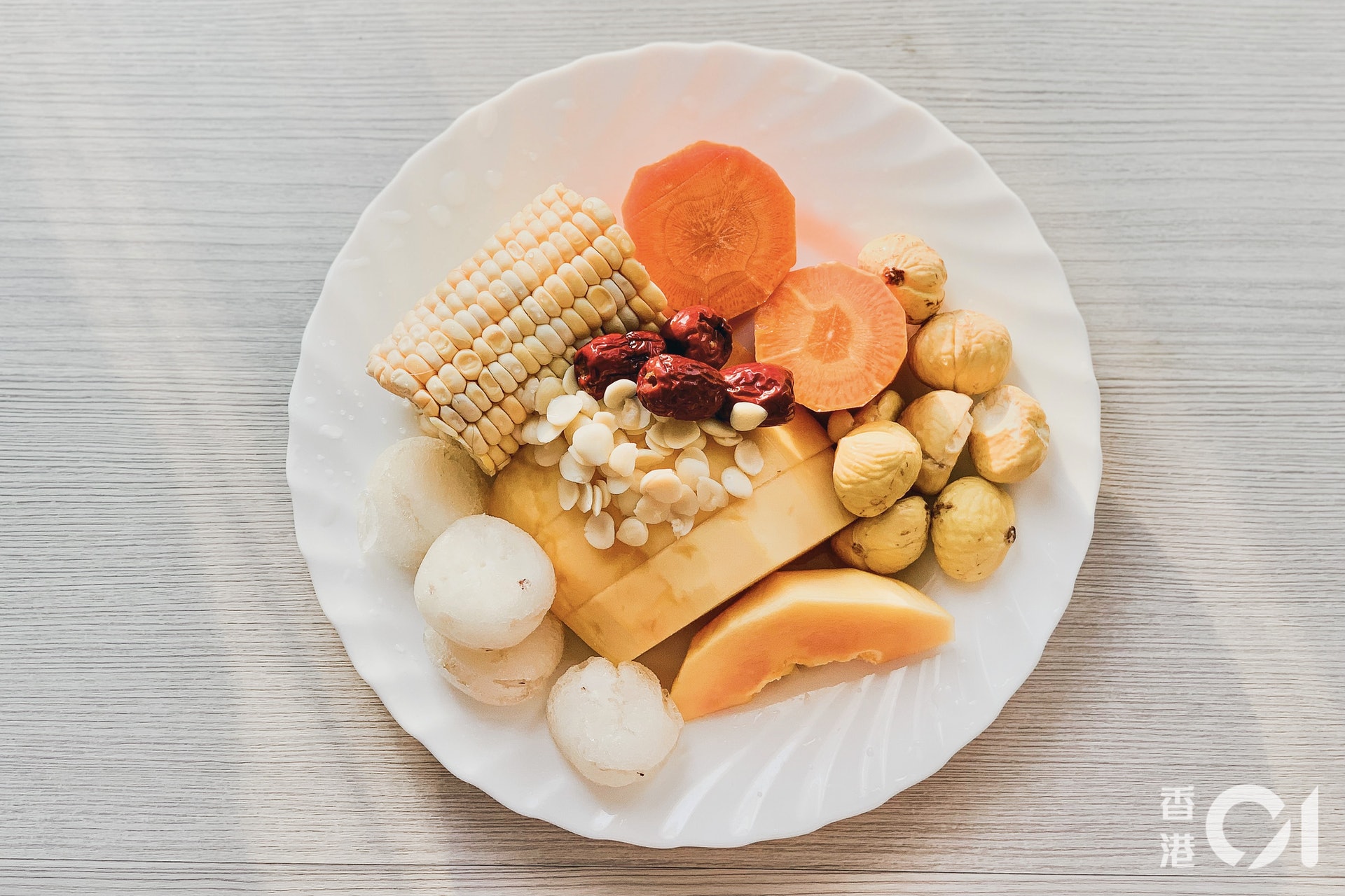 健康湯水食譜】木瓜栗子粟米湯健脾養胃生津止渴一家大細啱飲|醫師Easy 健康湯水食譜】木瓜栗子粟米湯健脾養胃生津止渴一家大細啱飲|醫師Easy