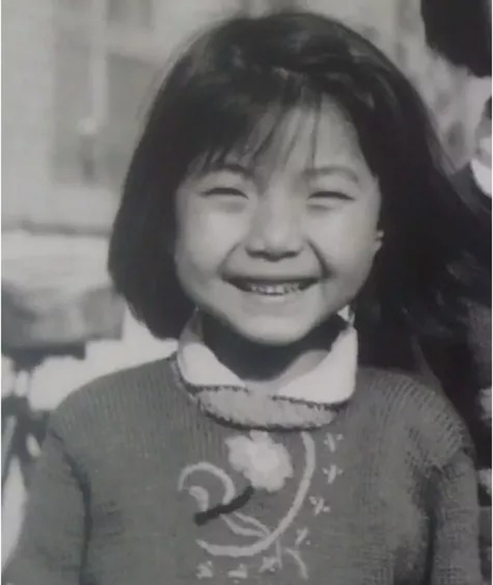 來自山西的張俊莉8歲全癱,臥床30餘年,卻無阻她成為一名畫家。(微博@張俊莉812) 來自山西的張俊莉8歲全癱,臥床30餘年,卻無阻她成為一名畫家。(微博@張俊莉812)