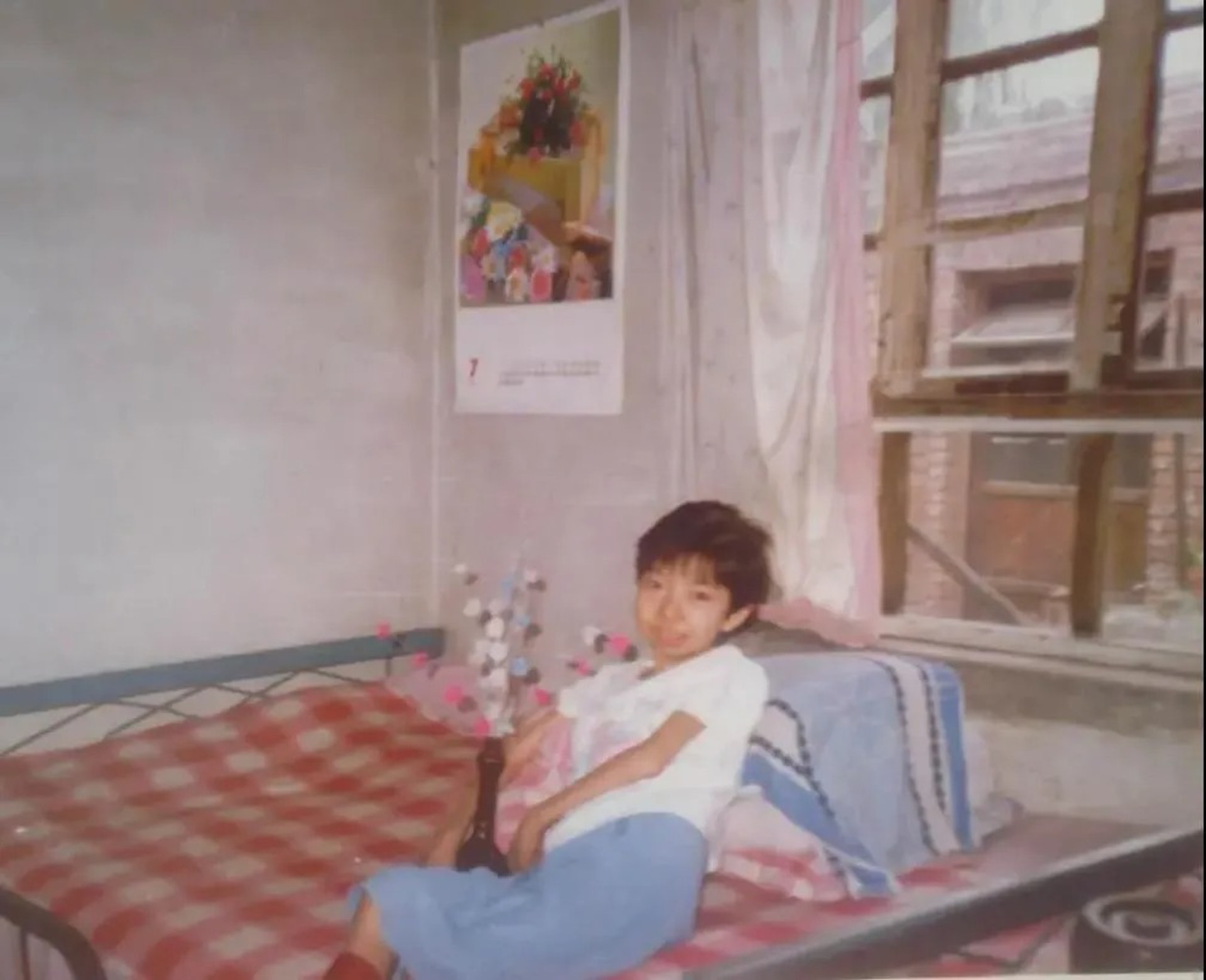 來自山西的張俊莉8歲全癱,臥床30餘年,卻無阻她成為一名畫家。(微博@張俊莉812) 來自山西的張俊莉8歲全癱,臥床30餘年,卻無阻她成為一名畫家。(微博@張俊莉812)