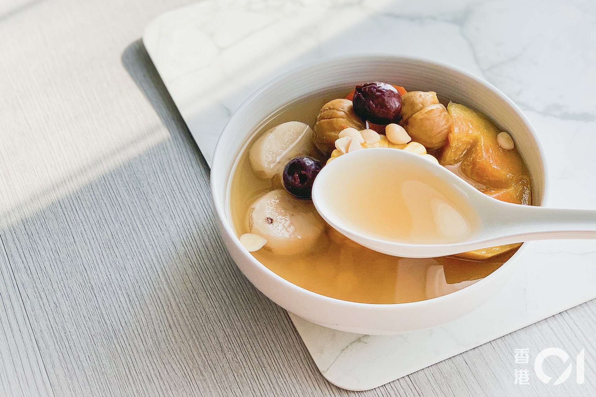 健康湯水食譜】木瓜栗子粟米湯健脾養胃生津止渴一家大細啱飲 健康湯水食譜】木瓜栗子粟米湯健脾養胃生津止渴一家大細啱飲