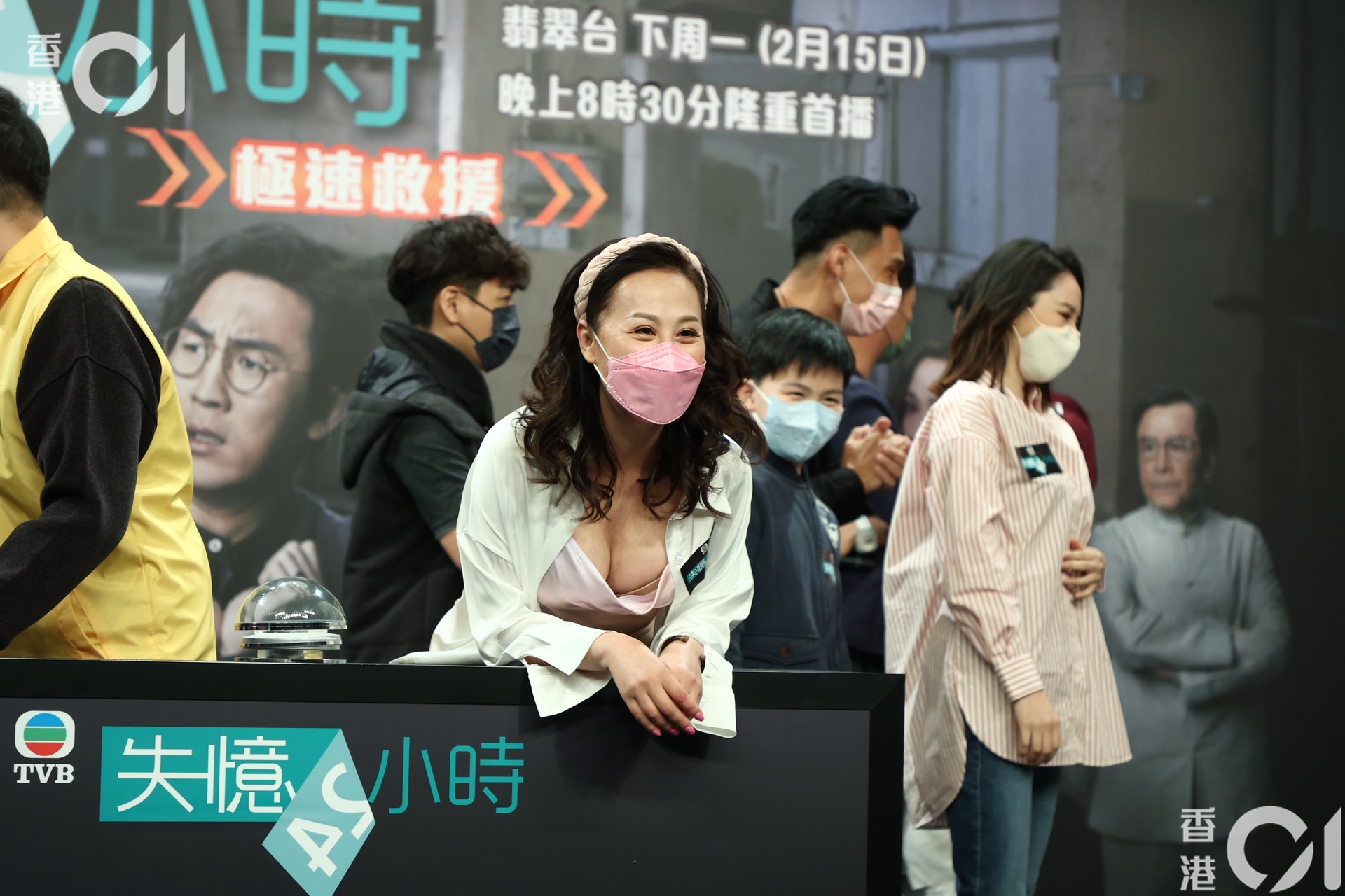 穿上貼身睡衣裙的江欣燕谷胸上陣，成功搶鏡！（資料圖片）