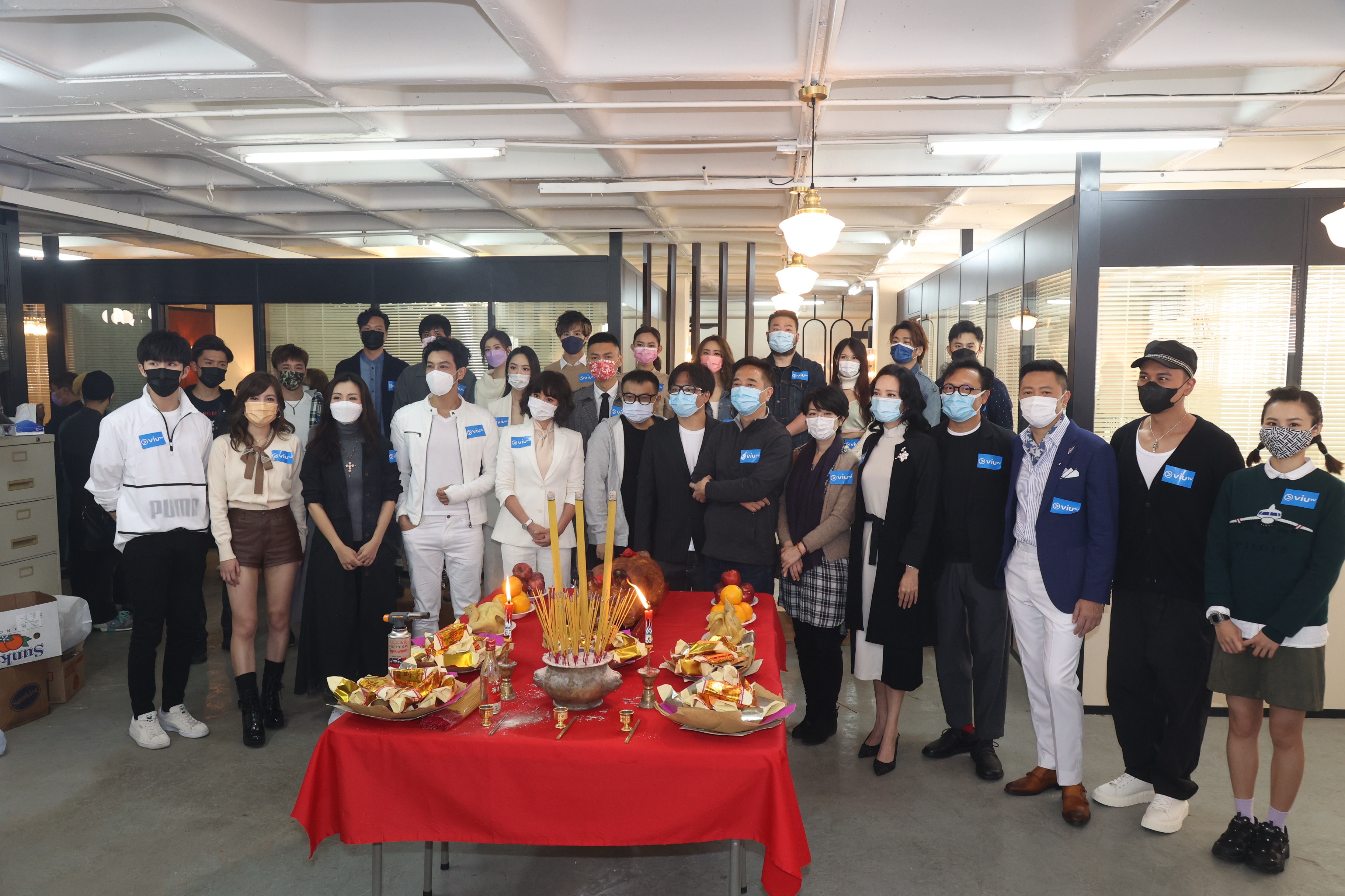 ViuTV新劇《冥冥之中》長達30集，演員陣容龐大。（梁碧玲攝）
