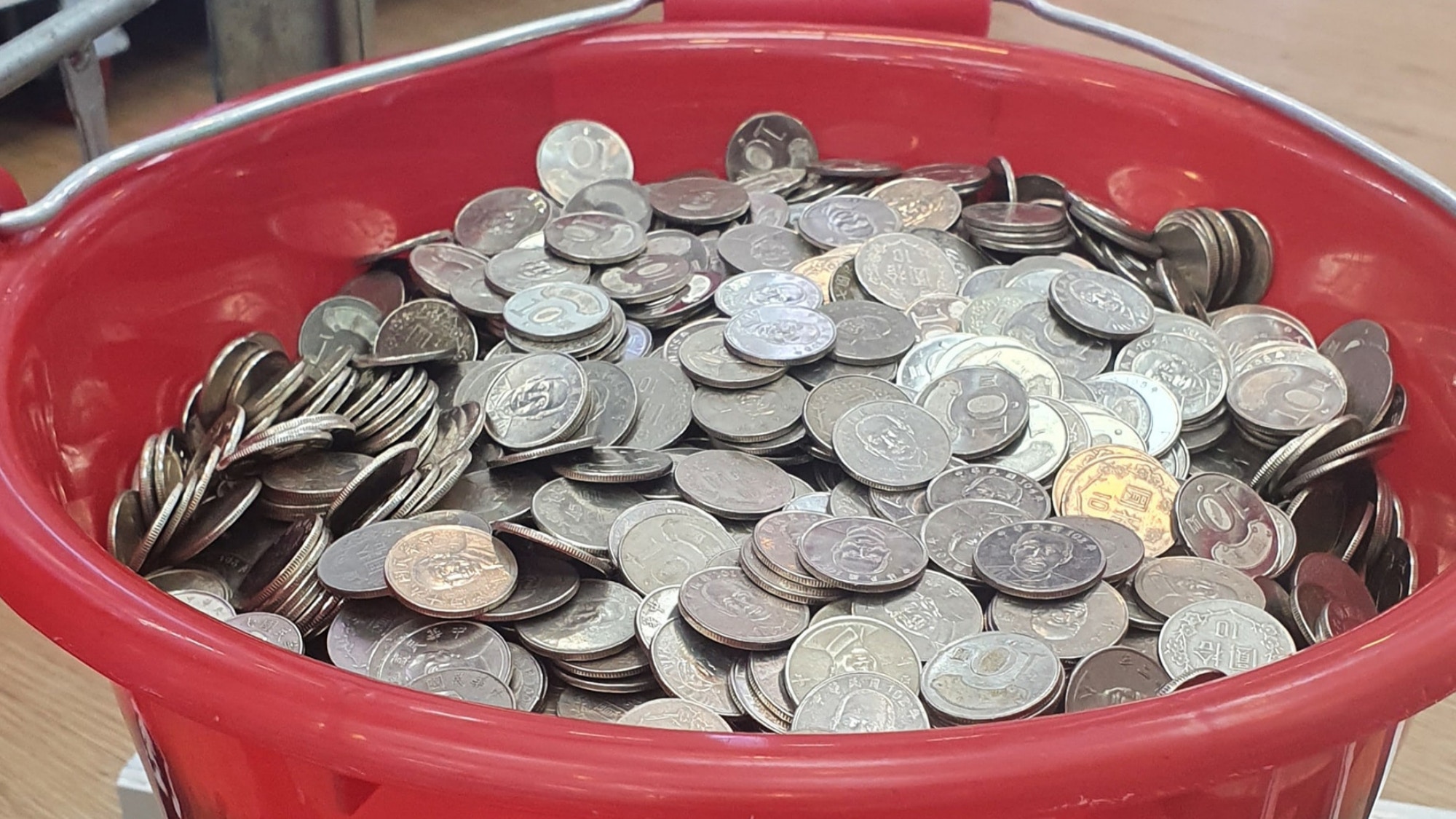 10元硬幣無存在意義？網民怨舖頭都唔收1招可解決銀仔山