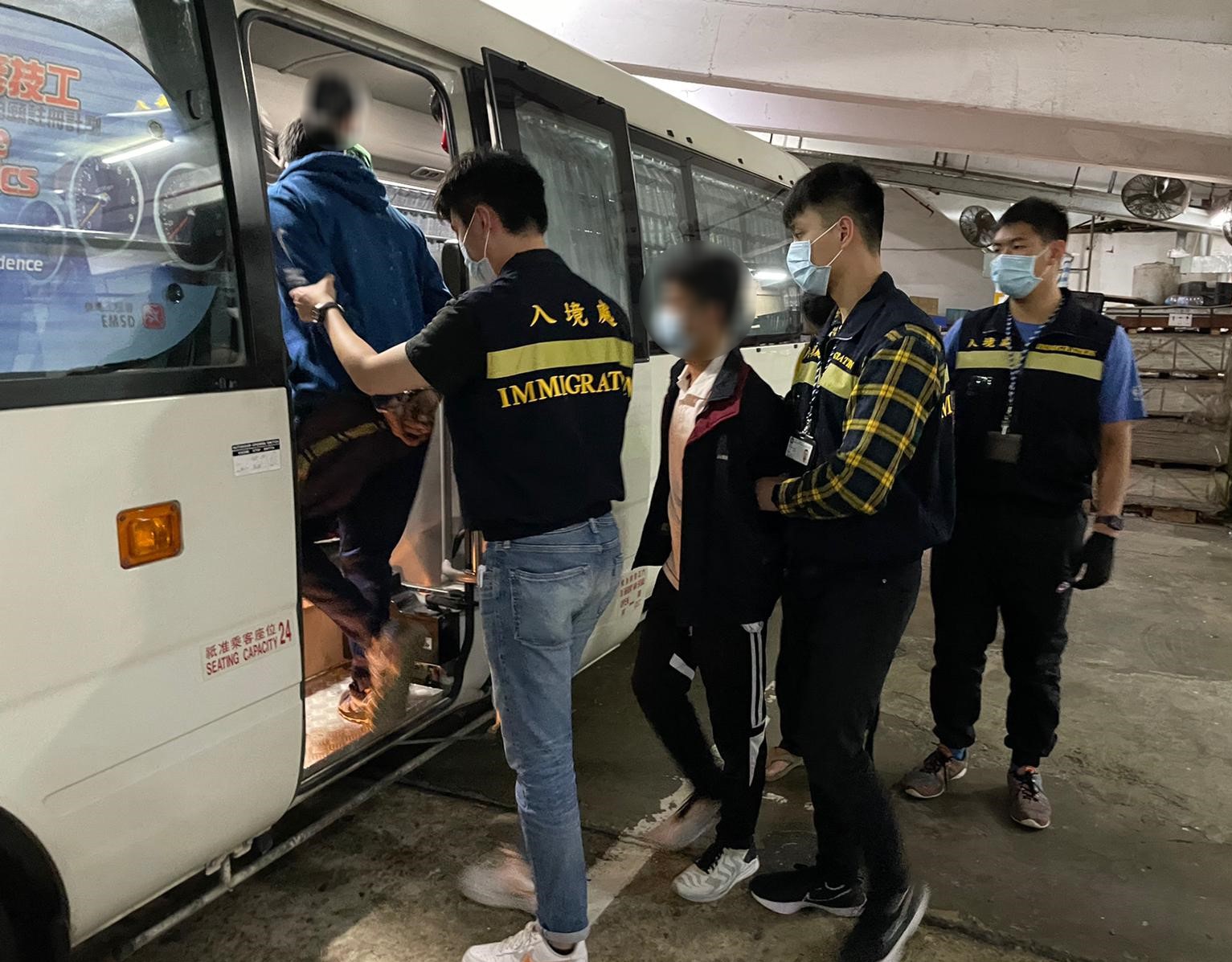入境處打擊黑工行動搜查洗衣工場 按摩店等31處拘15人 香港01 社會新聞