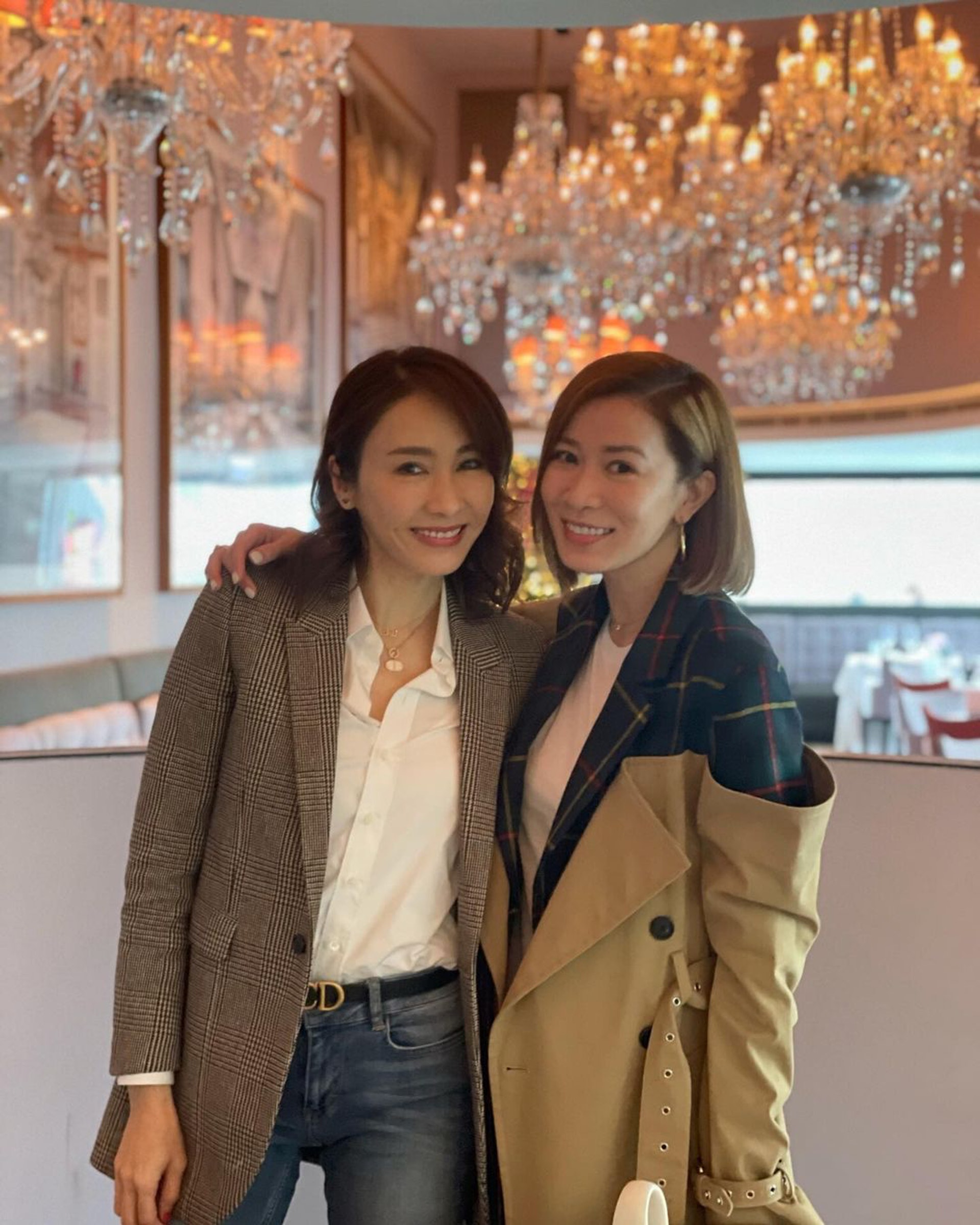 佘詩曼同黎姿同為 TVB昔日花旦,不過隨著一個結婚息影一個往內地發戰,難得再碰面,即時勾起不少劇迷嘅集體回憶。(IG圖片) 佘詩曼同黎姿同為 TVB昔日花旦,不過隨著一個結婚息影一個往內地發戰,難得再碰面,即時勾起不少劇迷嘅集體回憶。(IG圖片)