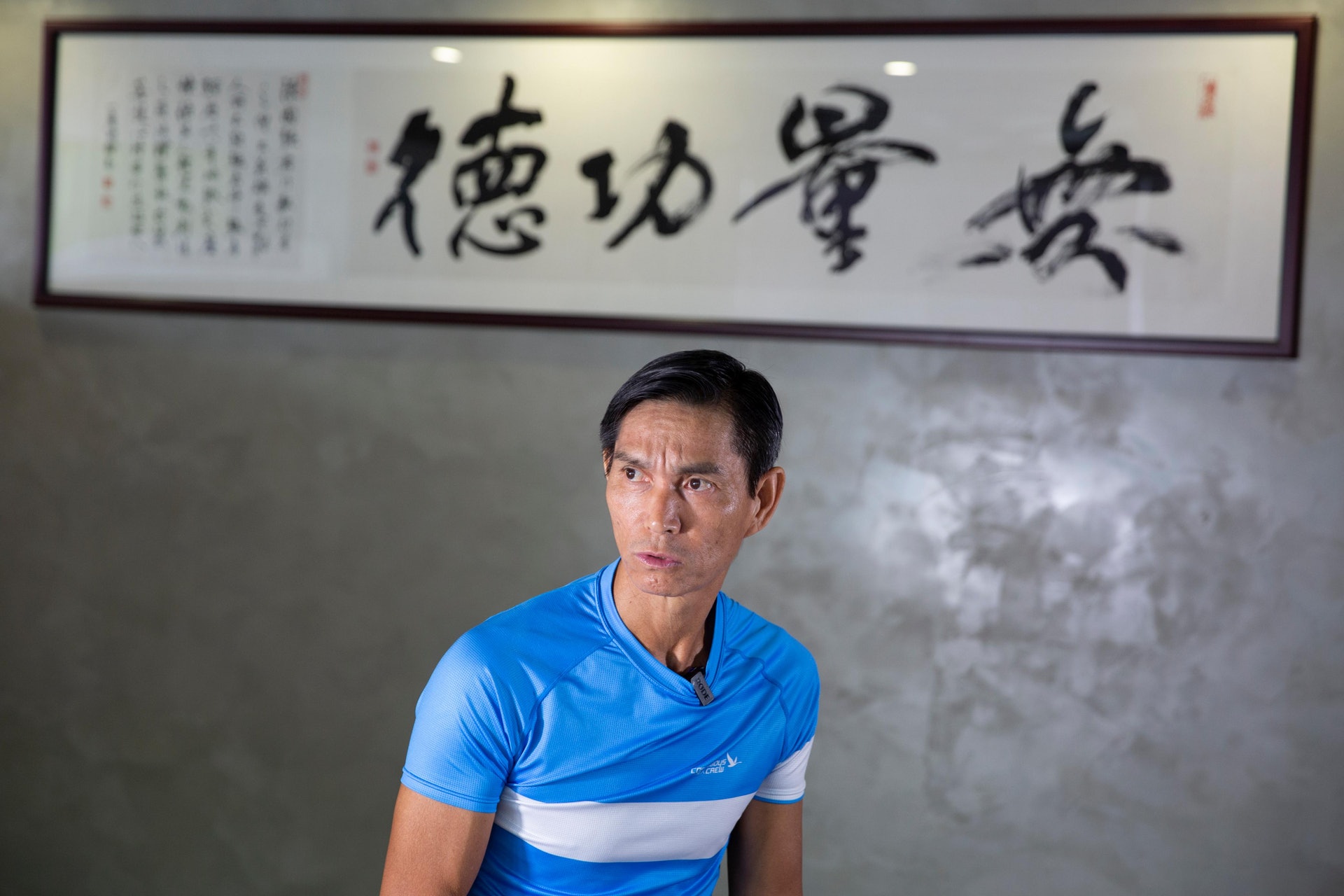 KK在毅行教室接受訪問,大談他的消防拯救及跑山經歷。(龔嘉盛攝) KK在毅行教室接受訪問,大談他的消防拯救及跑山經歷。(龔嘉盛攝)
