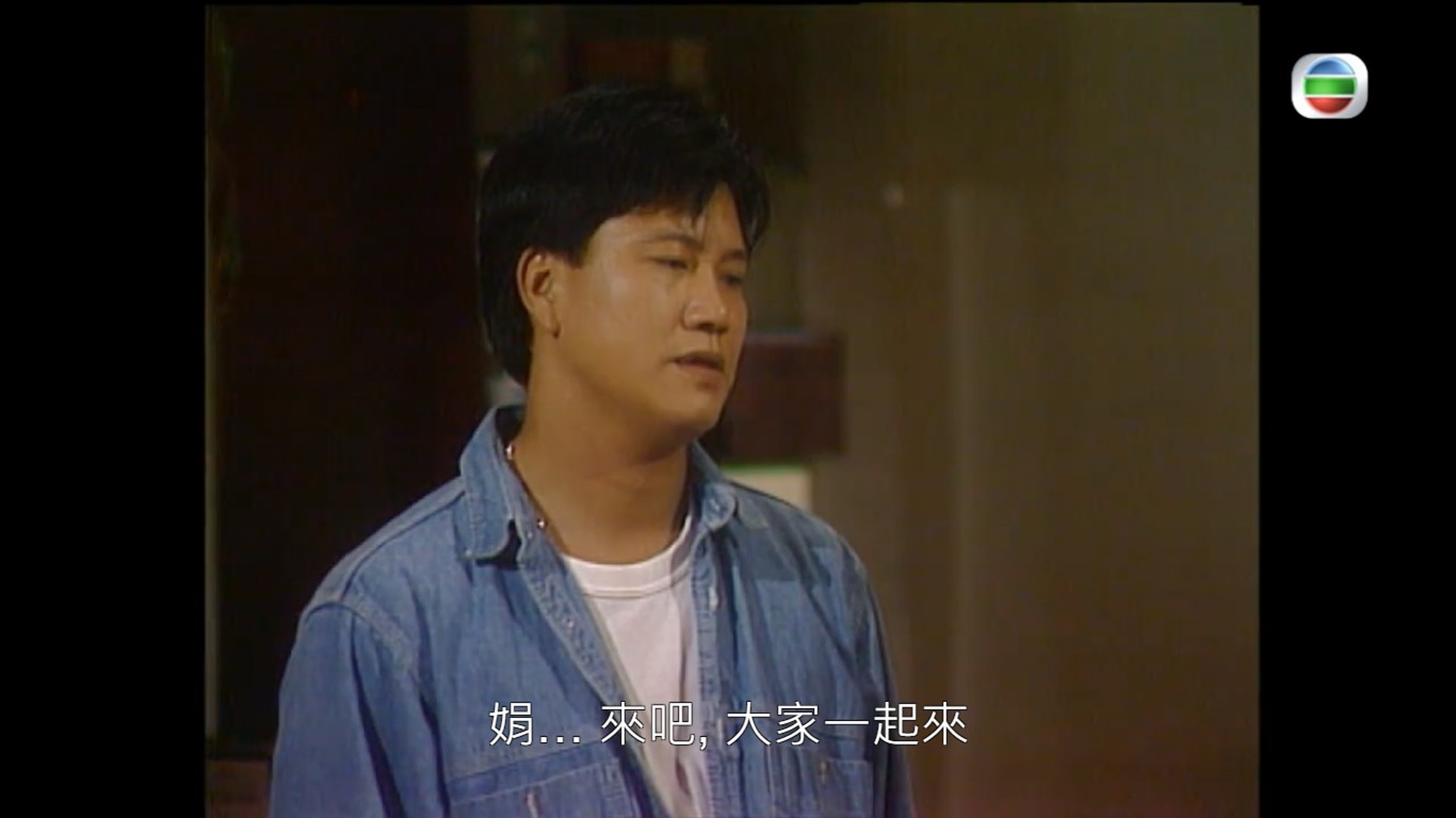 萬梓良望住張鳳妮發癲。(電視畫面) 萬梓良望住張鳳妮發癲。(電視畫面)