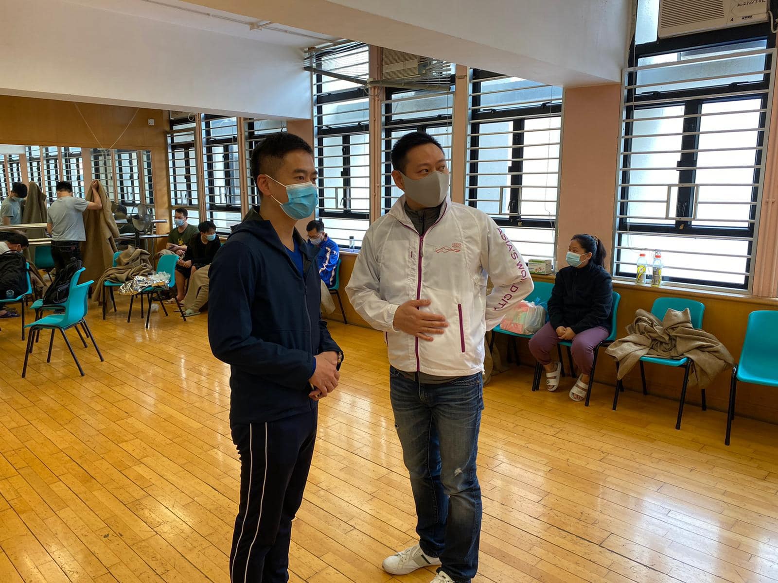 油麻地奪命火｜徐英偉視察梁顯利社區中心　對死者表示深切哀痛
