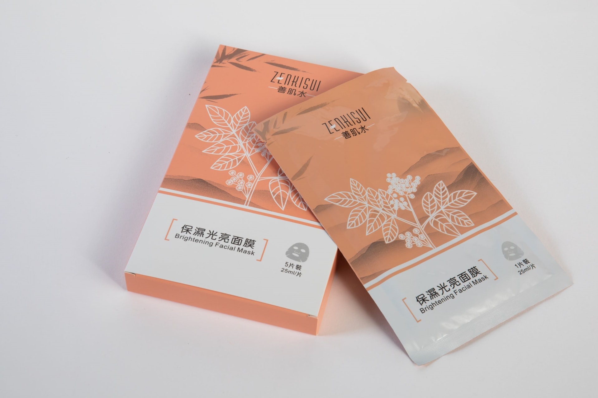 Zenkisui 善肌水 - 保濕光亮面膜,有助提亮肌膚,令肌膚更紅潤。 Zenkisui 善肌水 - 保濕光亮面膜,有助提亮肌膚,令肌膚更紅潤。