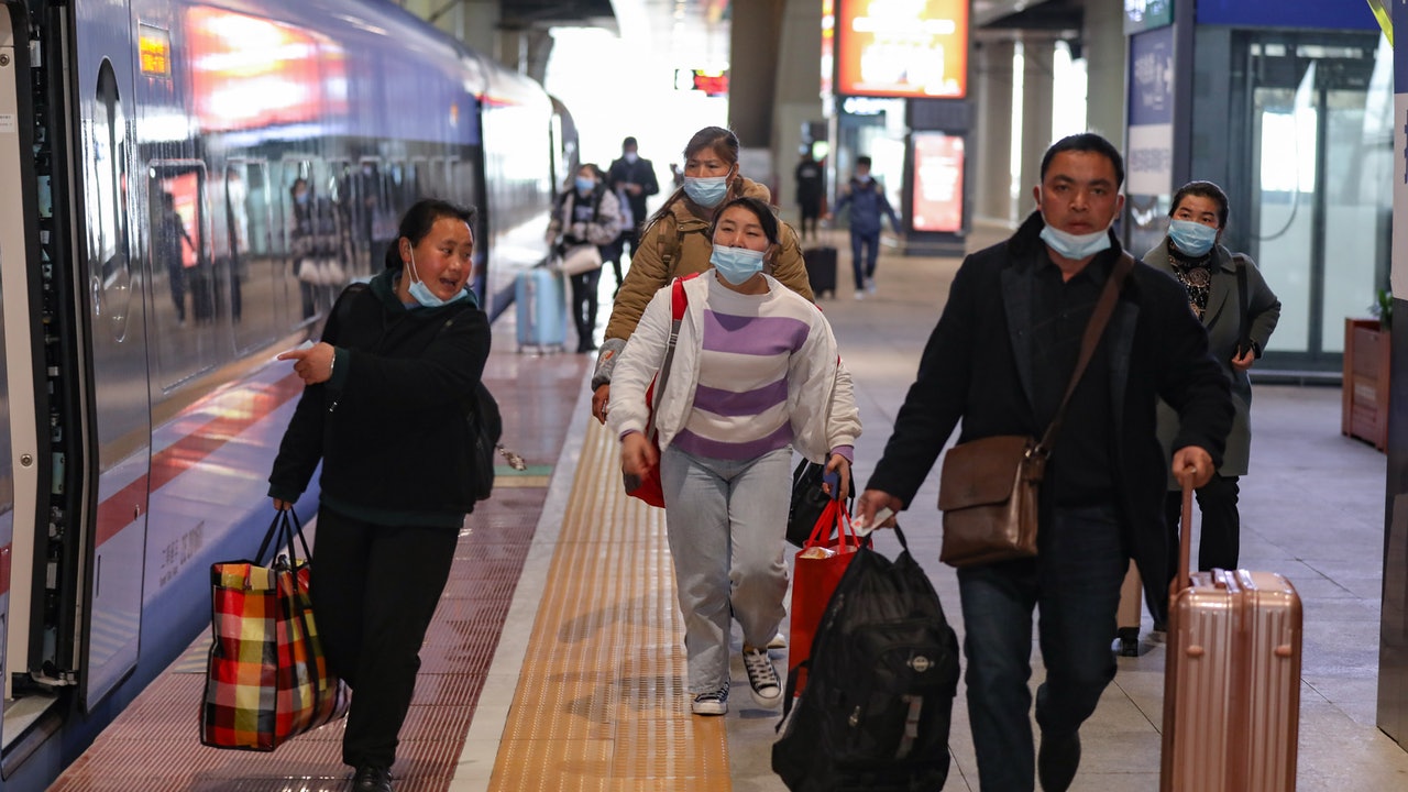 春運2021|全國共發送旅客預計8.7億人次 比去年降四成 春運2021|全國共發送旅客預計8.7億人次 比去年降四成