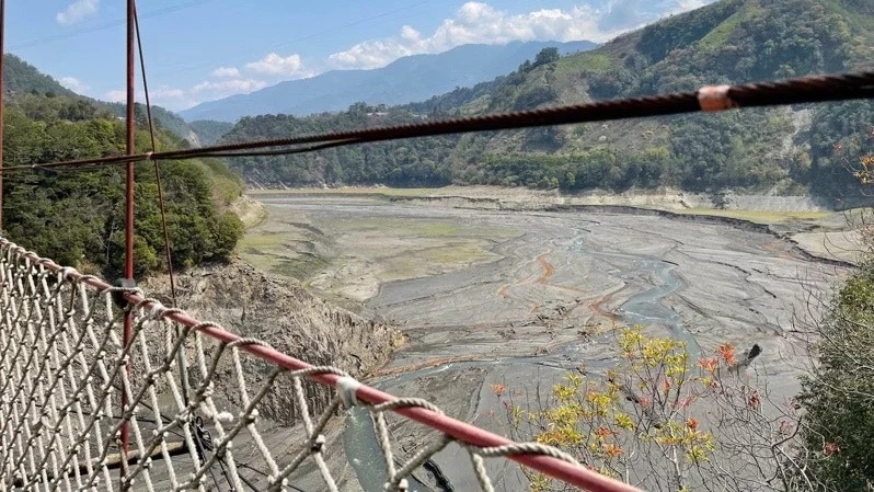 å°ç£ç¼ºæ°´ å°ä¸­å¾·åŸºæ°´åº«ä¹¾æ¶¸è¦‹åº•è