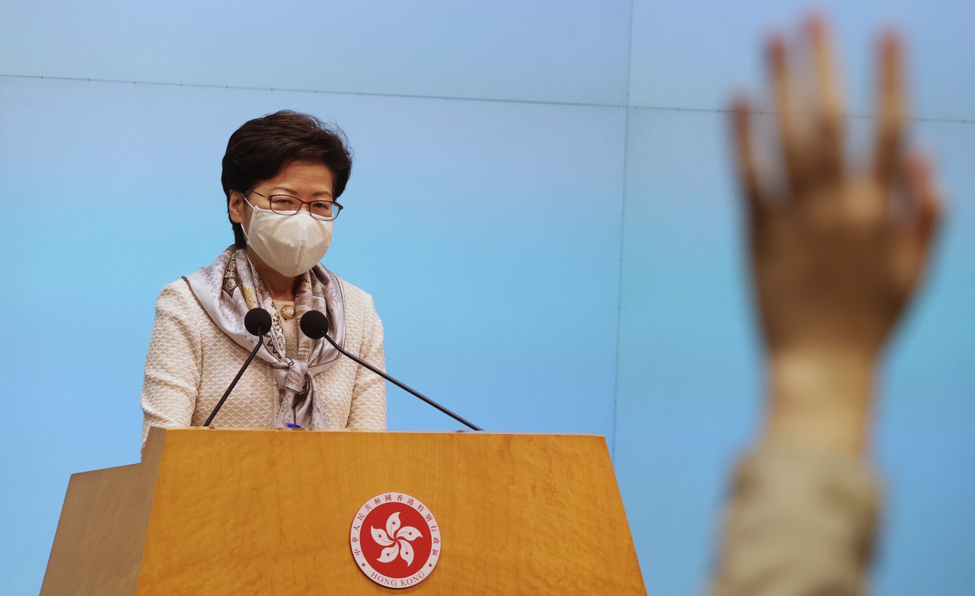 3月11日,特首林鄭月娥出席記者會,回應全國人大通過《完善香港特別行政區選舉制度的決定(草案)》。(余俊亮攝) 3月11日,特首林鄭月娥出席記者會,回應全國人大通過《完善香港特別行政區選舉制度的決定(草案)》。(余俊亮攝)