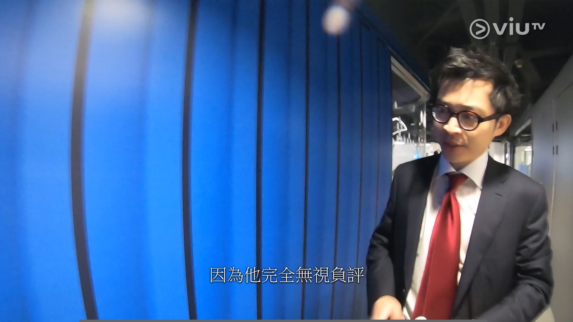 ViuTV真人秀《克服他她它》由火火聯同MIRROR兩位成員Alton(王智德)及Tiger(邱傲然)擔任主持,並以克服恐懼為節目主旨,周五(12日)播出之最後一集要克服的就是網民惡言,並請來風水師七仙羽(七師傅)及近來風頭正盛的林作互相過招。(節目截圖) ViuTV真人秀《克服他她它》由火火聯同MIRROR兩位成員Alton(王智德)及Tiger(邱傲然)擔任主持,並以克服恐懼為節目主旨,周五(12日)播出之最後一集要克服的就是網民惡言,並請來風水師七仙羽(七師傅)及近來風頭正盛的林作互相過招。(節目截圖)