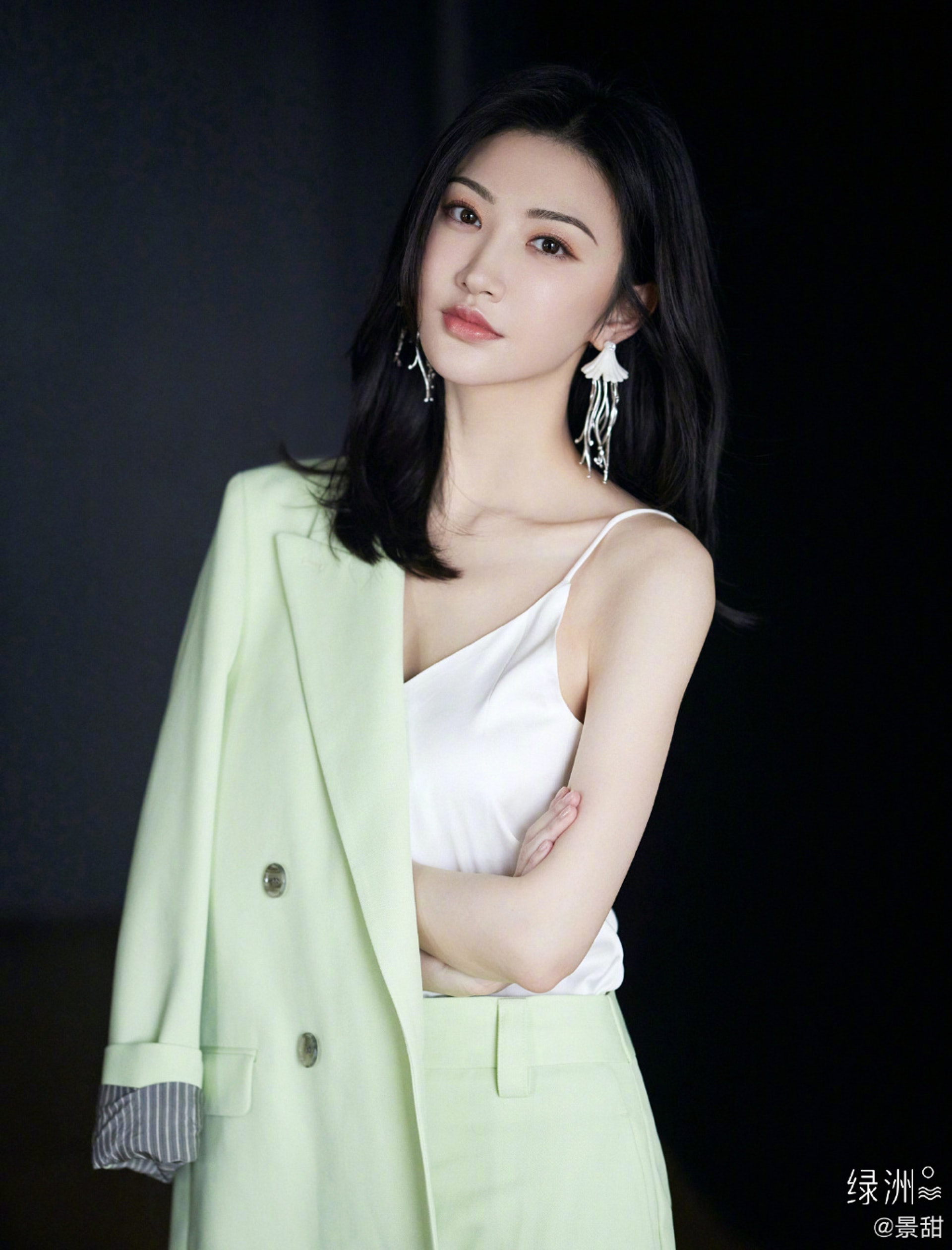 司藤 景甜做霸氣女王圈粉頻換旗袍被譽為 最美人間富貴花 香港01 即時娛樂 司藤 景甜做霸氣女王圈粉頻換旗袍被譽為 最美人間富貴花 香港01 即時娛樂