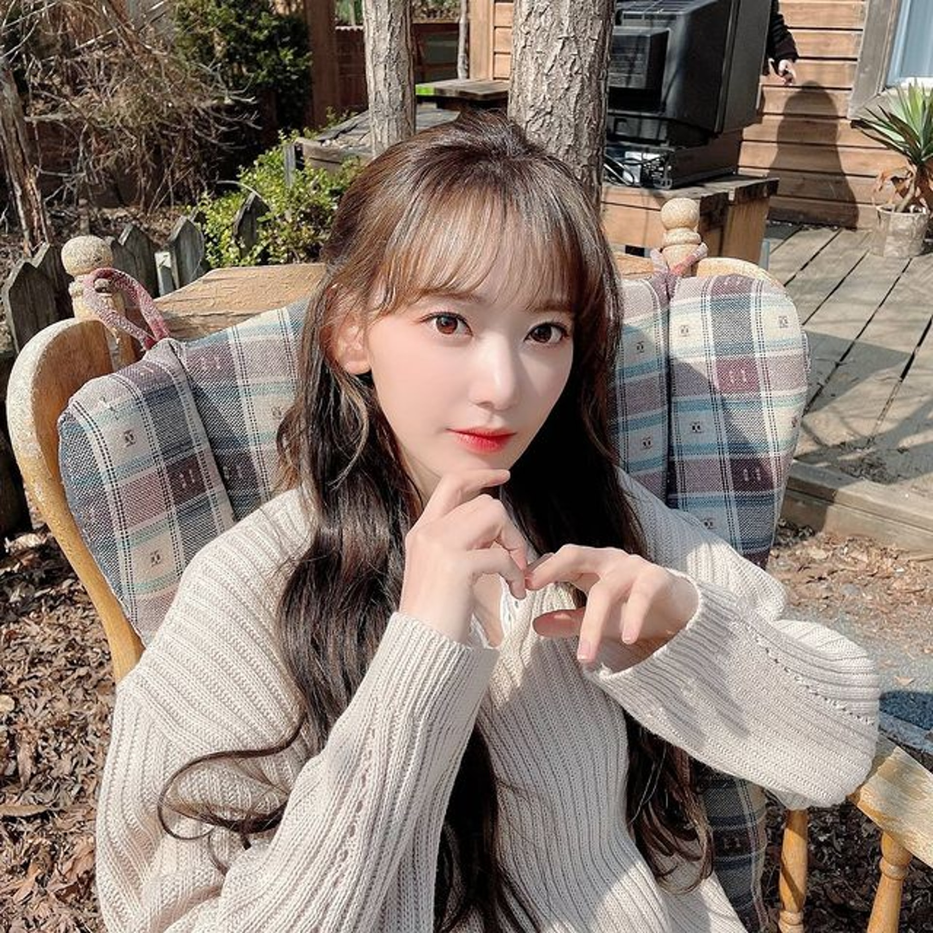宮脇咲良今年獲內地粉絲豪送255萬禮物。(IG/@official_izone) 宮脇咲良今年獲內地粉絲豪送255萬禮物。(IG/@official_izone)