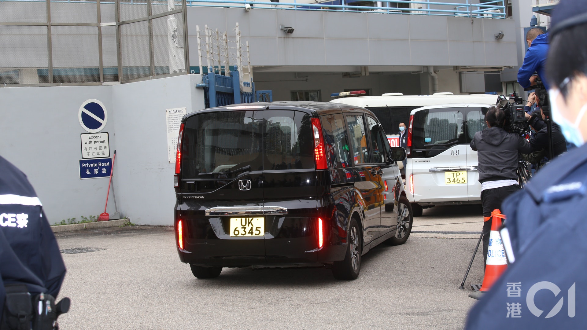 屠龍小隊案|三名屠龍成員曾涉「12港人」案 已認罪及判囚10個月 屠龍小隊案|三名屠龍成員曾涉「12港人」案 已認罪及判囚10個月
