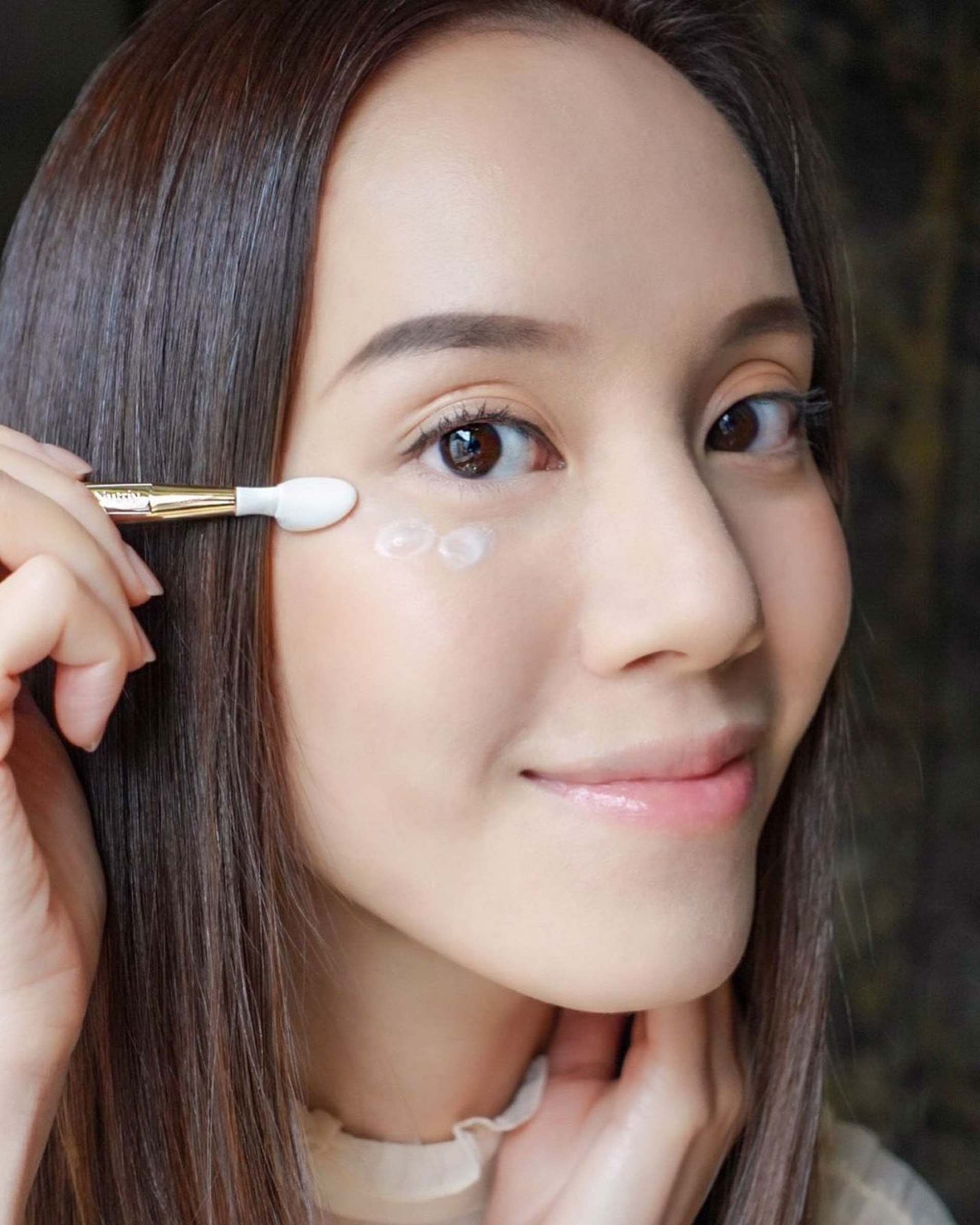 女生踏入23歲以後,眼周肌膚就會開始出現細紋。(esteelauder_hk@IG) 女生踏入23歲以後,眼周肌膚就會開始出現細紋。(esteelauder_hk@IG)