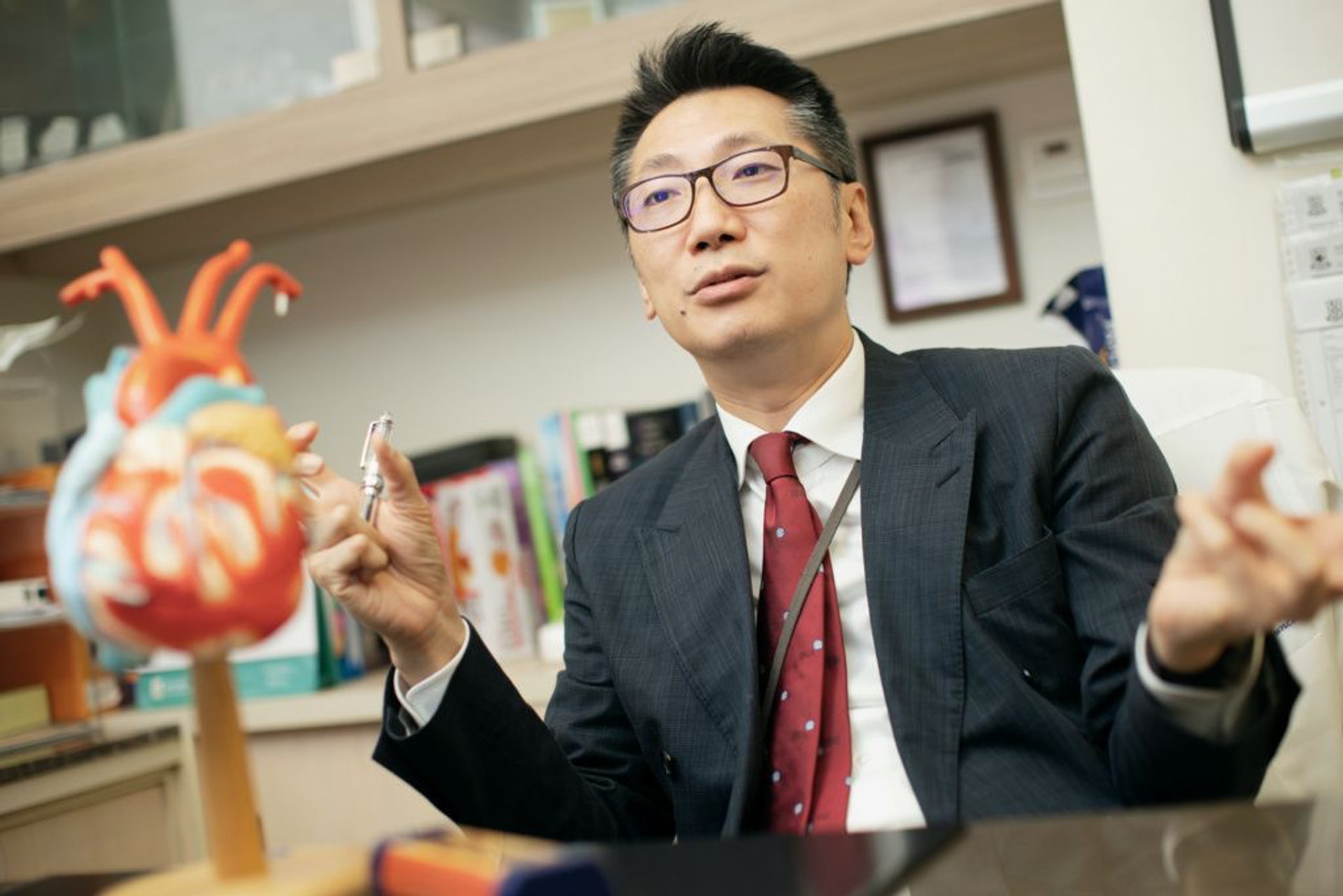 何醫生擔心若香港市場受到外力干預,將失去公平競爭力,有機會拖累香港醫療發展。 何醫生擔心若香港市場受到外力干預,將失去公平競爭力,有機會拖累香港醫療發展。