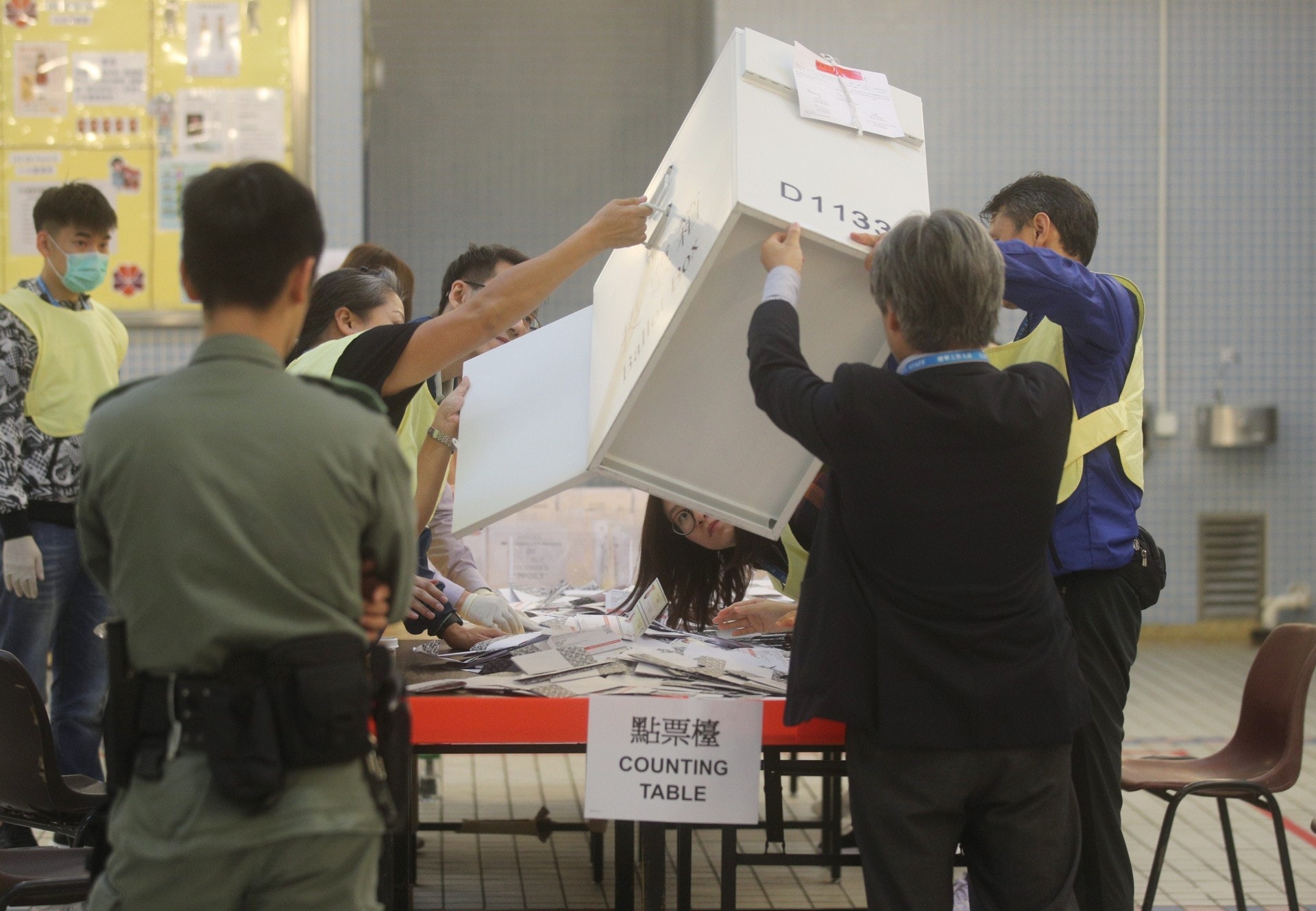 2022年地方選區臨時選民登記冊載有約441.84萬名選民。(資料圖片) 2022年地方選區臨時選民登記冊載有約441.84萬名選民。(資料圖片)