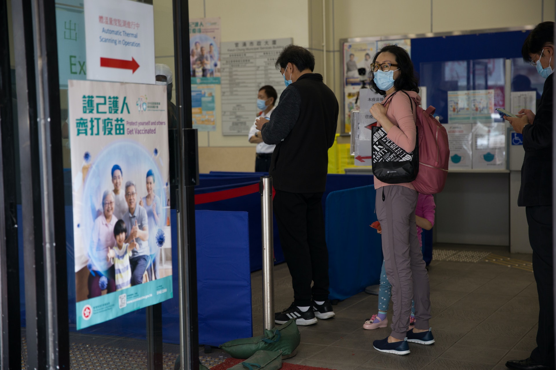 3月26日,市民開始接種科興疫苗第二劑,圖為佐敦官涌體育館疫苗接種中心情況。(梁鵬威攝) 3月26日,市民開始接種科興疫苗第二劑,圖為佐敦官涌體育館疫苗接種中心情況。(梁鵬威攝)