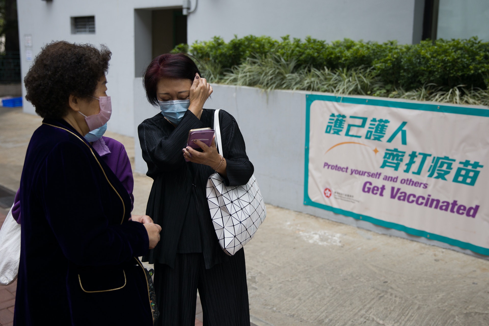 3月26日,市民開始接種科興疫苗第二劑,圖為佐敦官涌體育館疫苗接種中心情況。(梁鵬威攝) 3月26日,市民開始接種科興疫苗第二劑,圖為佐敦官涌體育館疫苗接種中心情況。(梁鵬威攝)