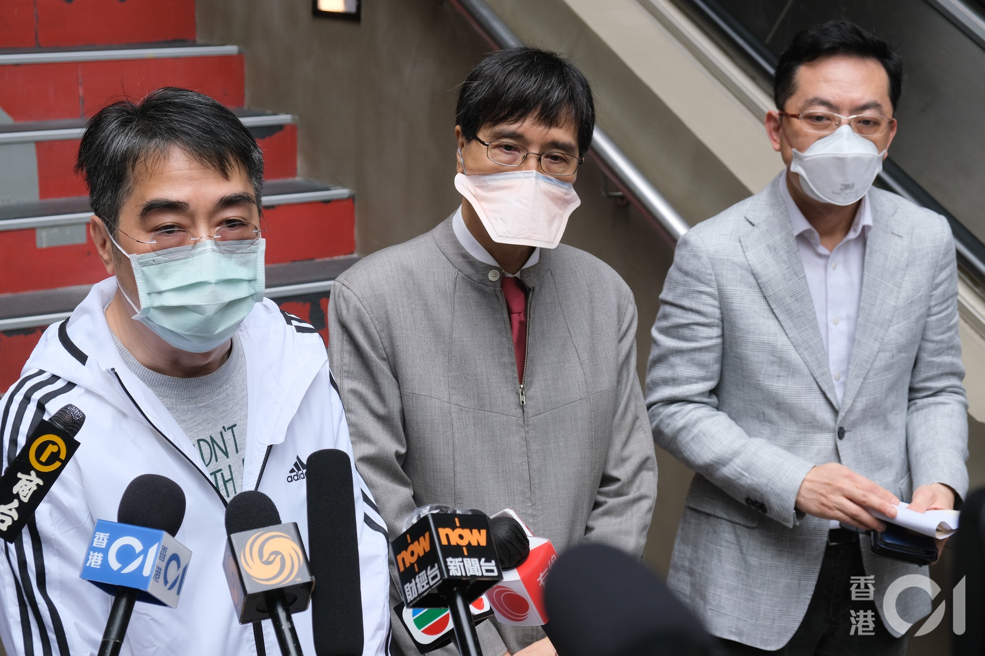 袁國勇提到,現階段本港疫情終於「有機會清到零」,呼籲市民合作,做足防疫措施。(廖雁雄攝)(廖雁雄攝) 袁國勇提到,現階段本港疫情終於「有機會清到零」,呼籲市民合作,做足防疫措施。(廖雁雄攝)(廖雁雄攝)