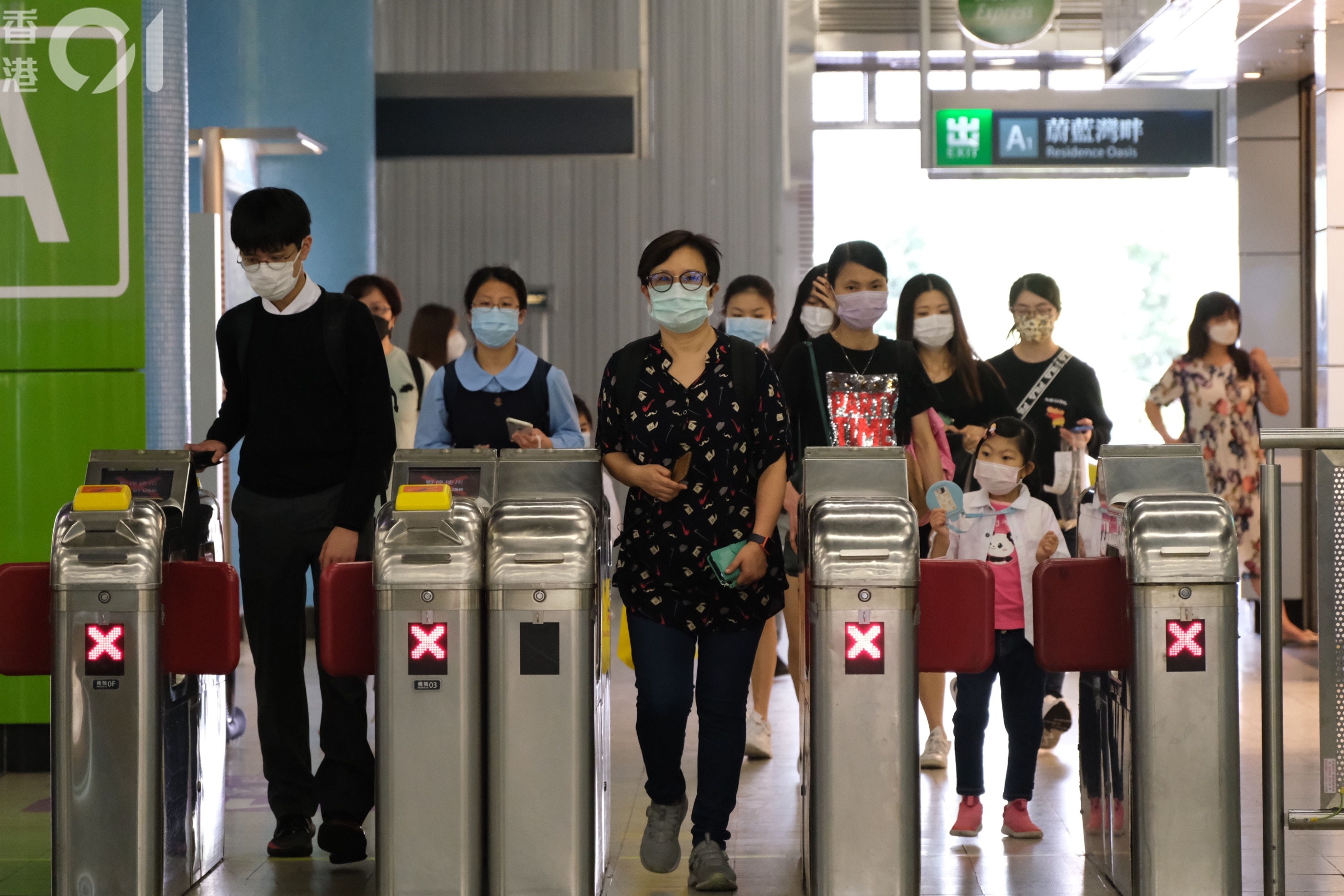 港鐵表示，將送500張全年車票，總值約一千萬元，車票持有人可一年內無限次乘搭港鐵本地車程（資料圖片／盧翊銘攝）