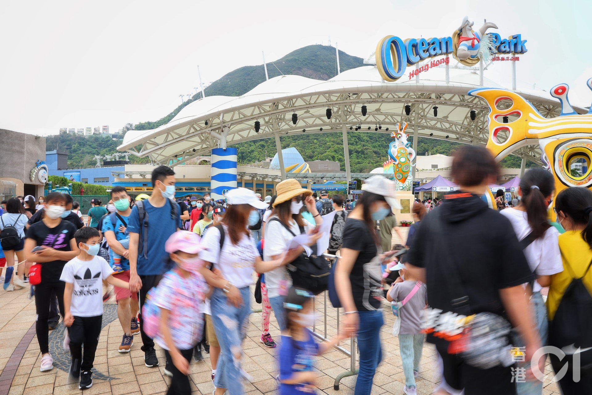 2021年6月3日至30日期間入海洋公園、並已接種最少一劑疫苗的訪客,可每人獲贈一套園內優惠券。(資料圖片/羅君豪攝) 2021年6月3日至30日期間入海洋公園、並已接種最少一劑疫苗的訪客,可每人獲贈一套園內優惠券。(資料圖片/羅君豪攝)