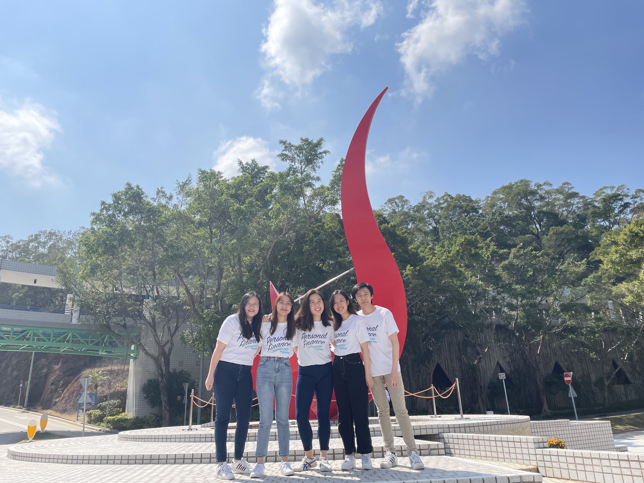 5名科技大學學生,參與了投委會的個人理財大使計劃。左起為陳樂欣、陳思雅、陳思慧、林筱珊、陳澤謙。 5名科技大學學生,參與了投委會的個人理財大使計劃。左起為陳樂欣、陳思雅、陳思慧、林筱珊、陳澤謙。