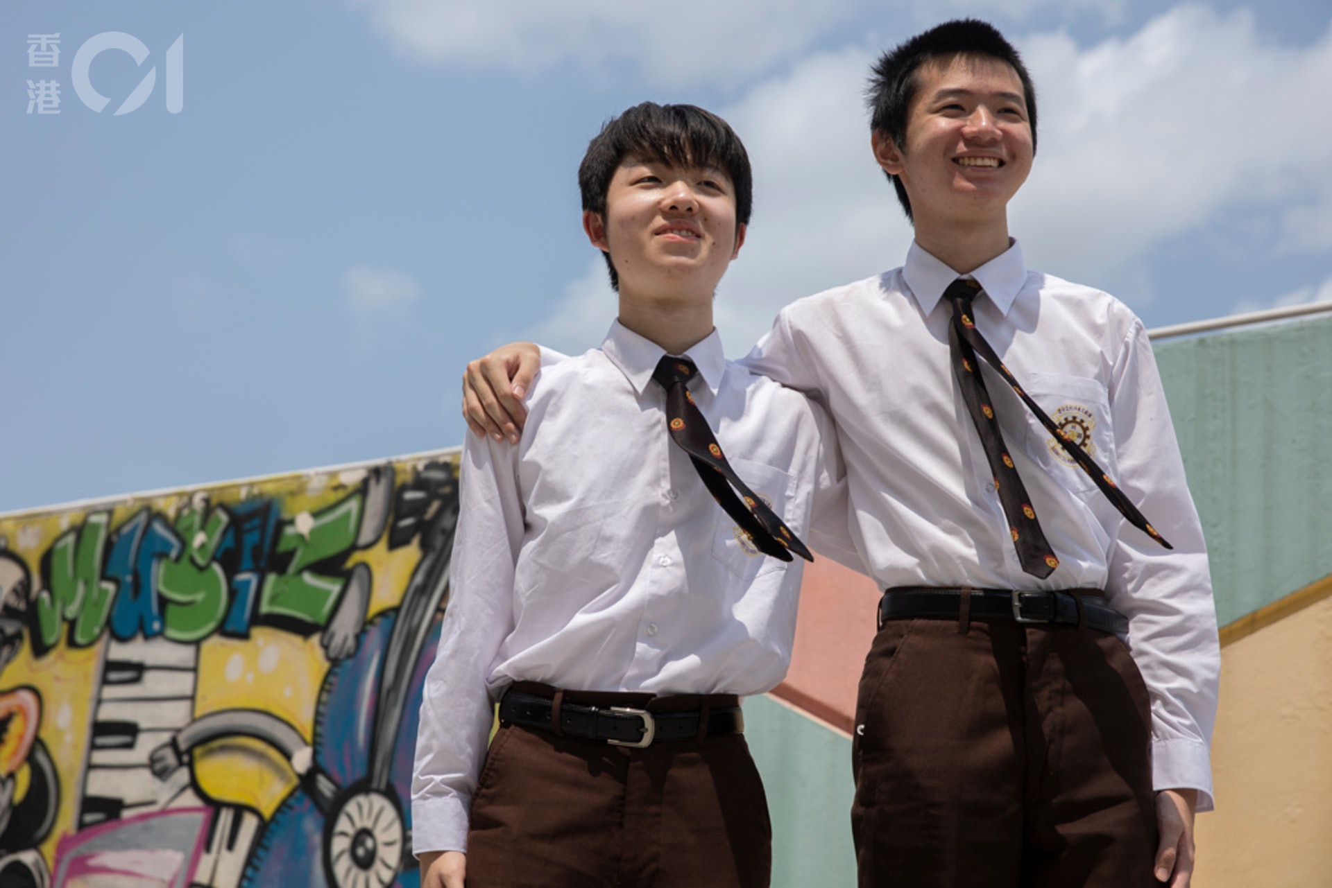 Dse 中五生組隊上學前登山練體能放負冀考dse前征服全港高山 香港01 社會新聞
