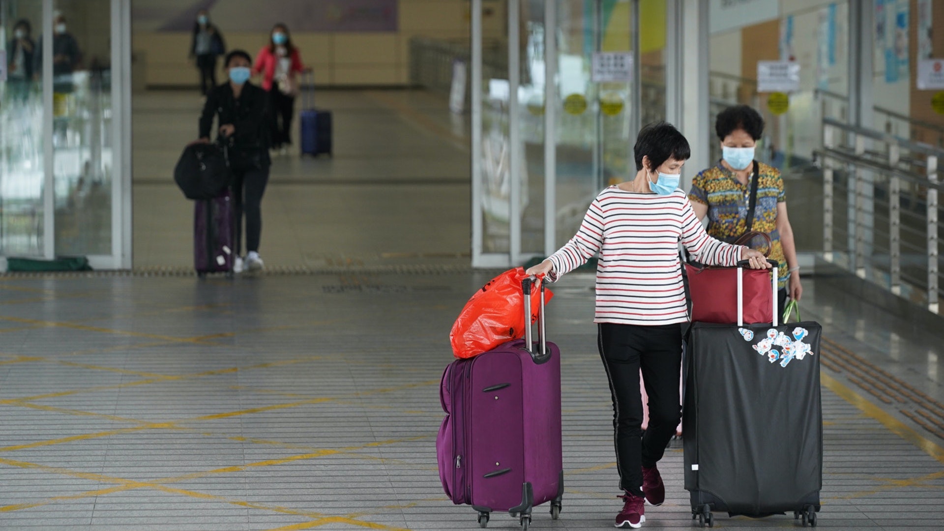 旅遊氣泡|廠商會倡「商務氣泡」 打兩針免隔離可自駕到內地廠房 旅遊氣泡|廠商會倡「商務氣泡」 打兩針免隔離可自駕到內地廠房
