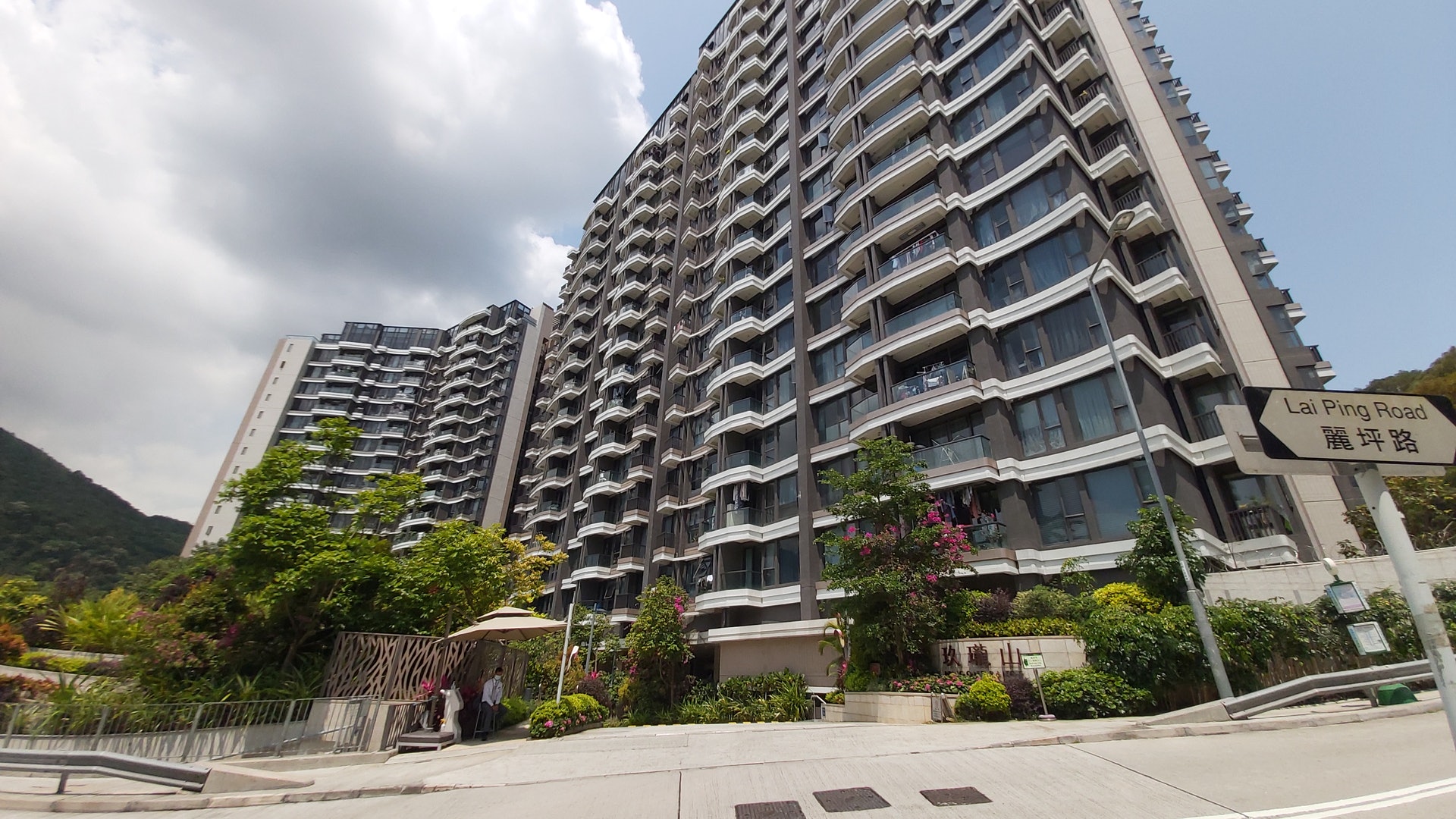 升幅跑贏住宅 玖瓏山車位283萬沽 六年升值逾倍 升幅跑贏住宅 玖瓏山車位283萬沽 六年升值逾倍