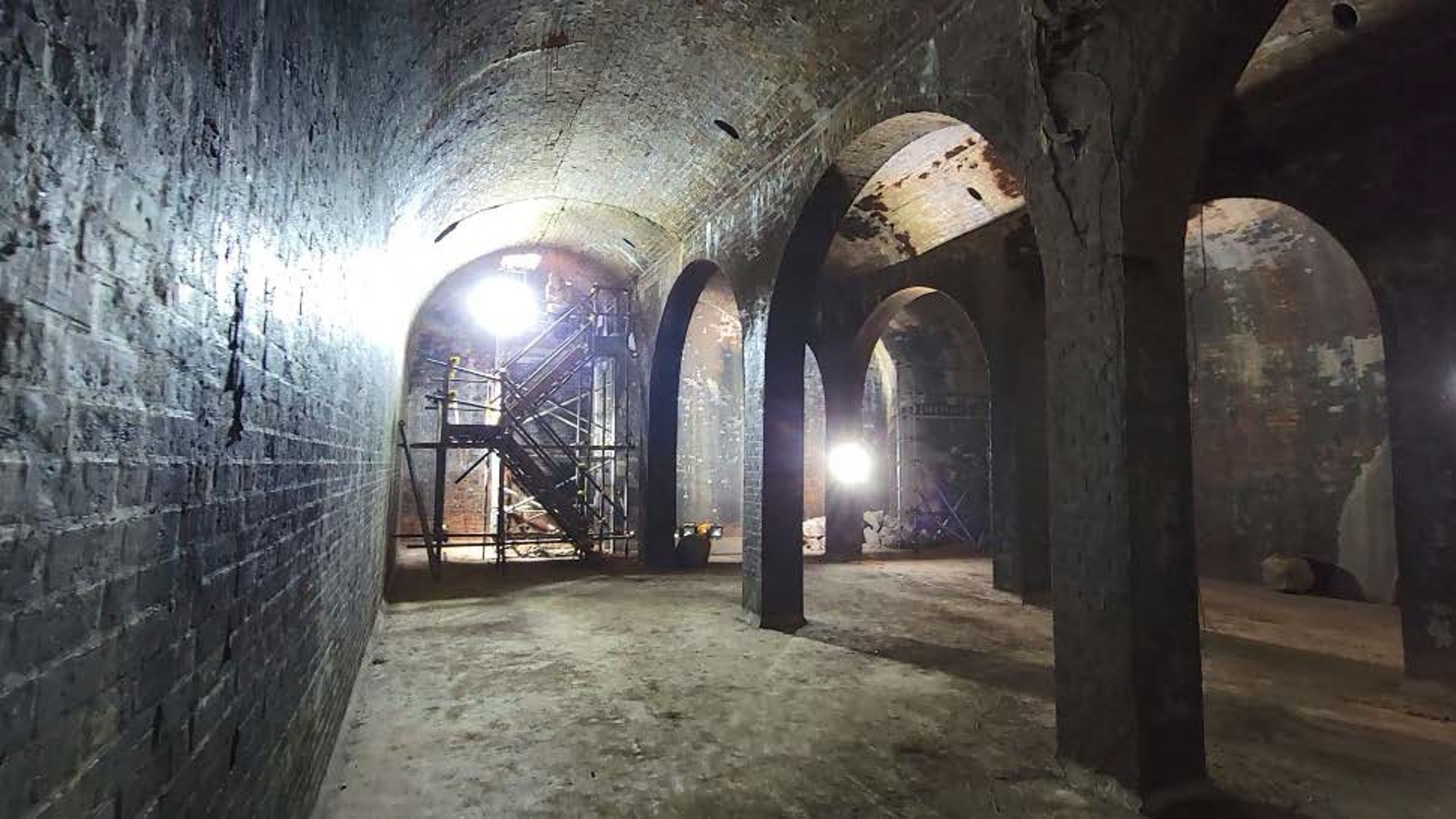 過去5年16幢歷史建築物遭拆卸 120幢建築尚待評級包括半山配水庫 過去5年16幢歷史建築物遭拆卸 120幢建築尚待評級包括半山配水庫