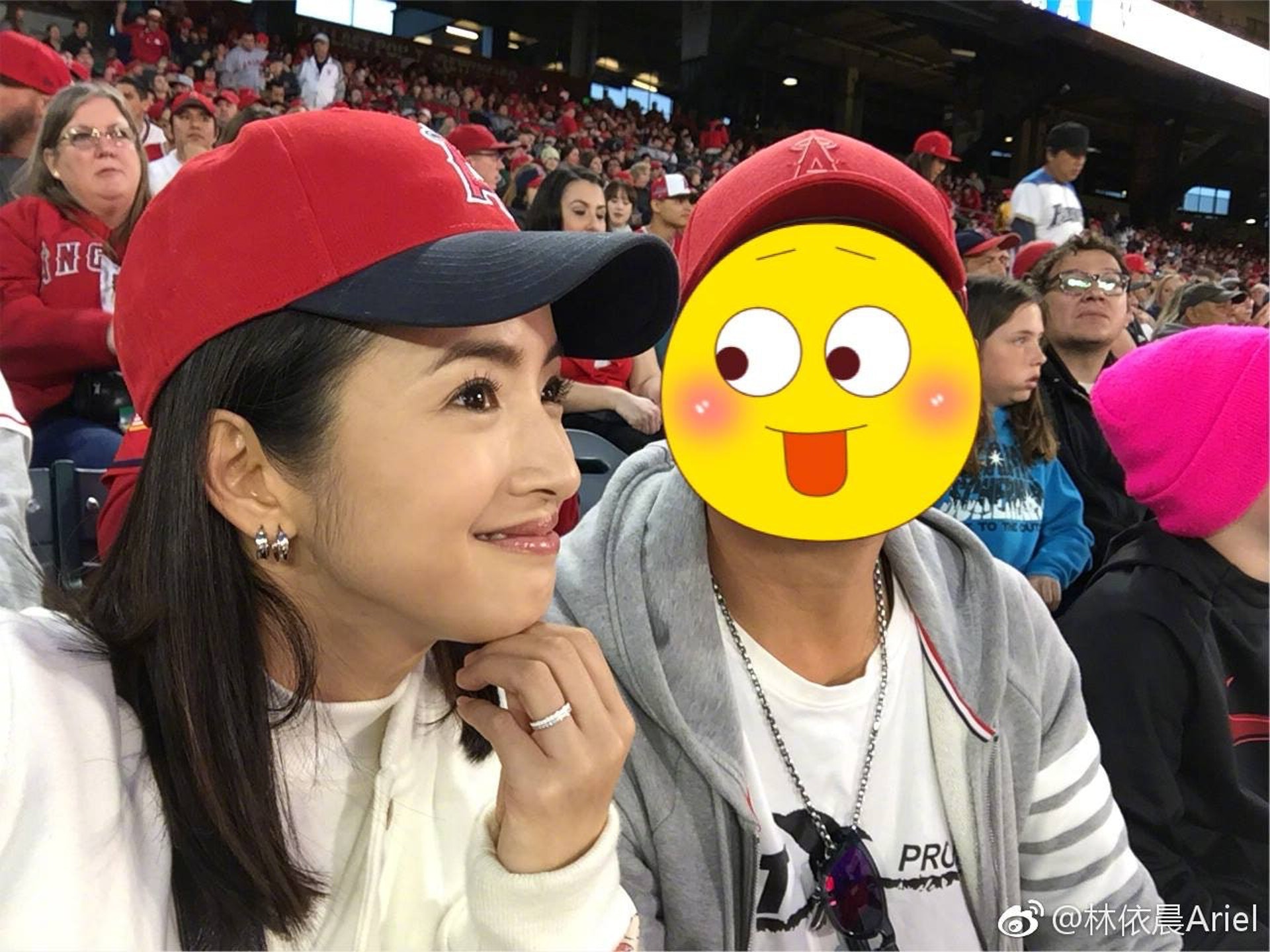 林依晨與老公感情未有因分隔兩地而減淡。(林依晨@微博) 林依晨與老公感情未有因分隔兩地而減淡。(林依晨@微博)