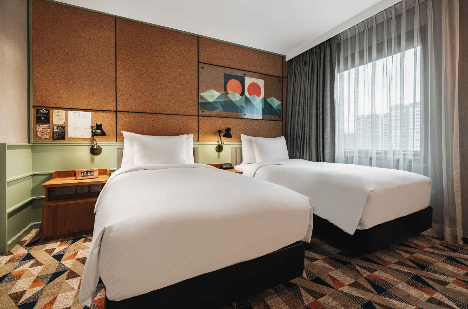 鷹君集團公布,已完成接種兩劑疫苗港人,有機會半價入住香港逸東酒店等。(逸東酒店圖片) 鷹君集團公布,已完成接種兩劑疫苗港人,有機會半價入住香港逸東酒店等。(逸東酒店圖片)