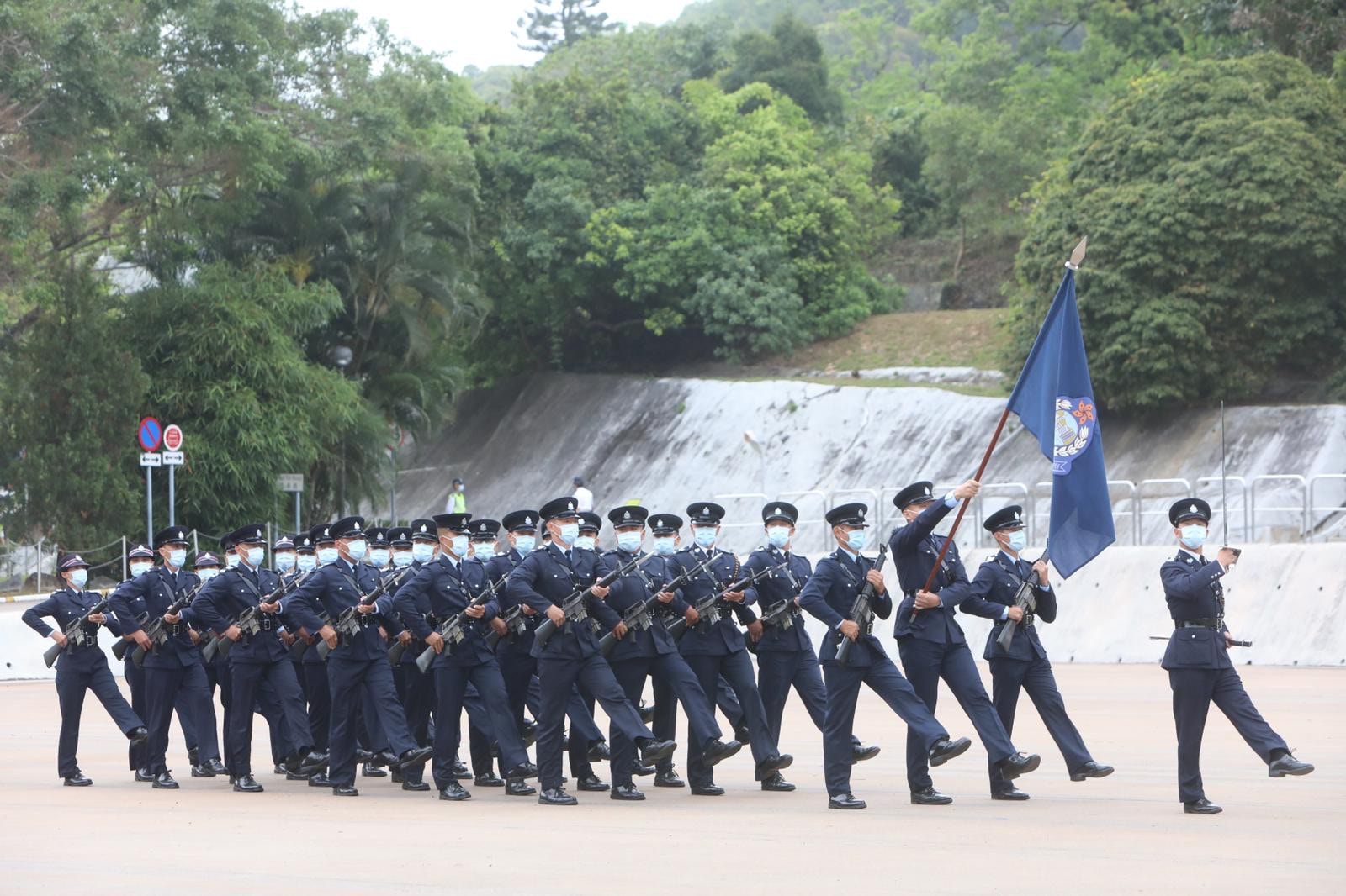 警隊儀仗隊今日（15日）首次向公眾表演中式正步操，當中採用廣東話「口令」，希望更加貼題及到位，體現一國兩制。（警務處圖片）