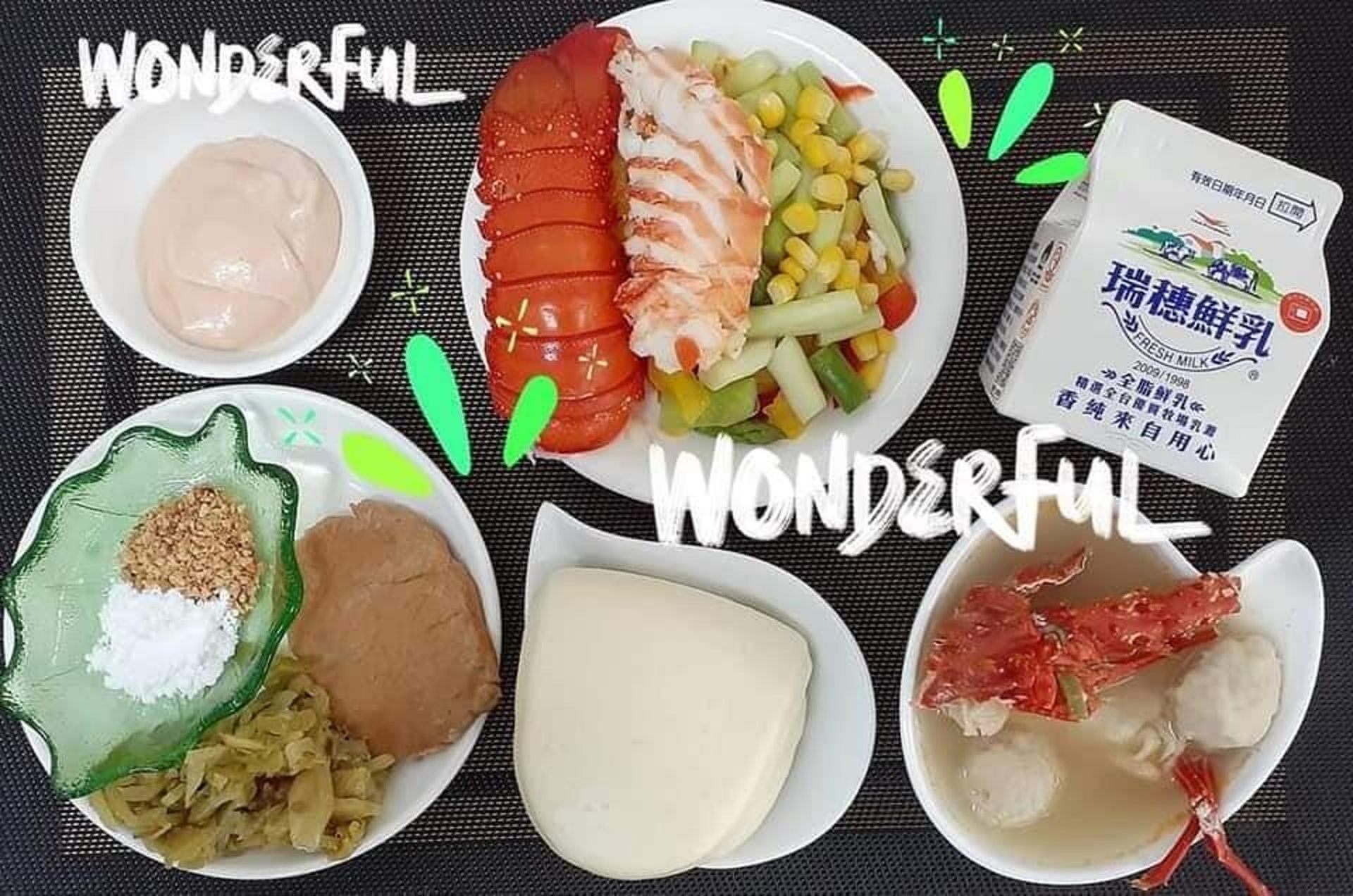 台灣一所小學,早前為學童準備了以龍蝦為食材的午餐(01製圖) 台灣一所小學,早前為學童準備了以龍蝦為食材的午餐(01製圖)