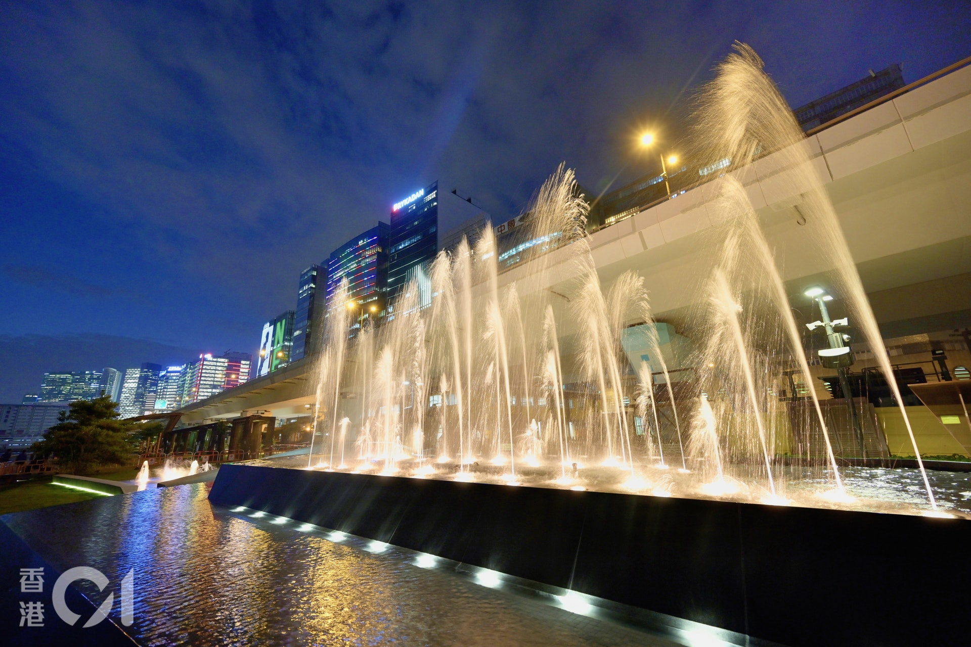 觀塘海濱 耗資半億興建音樂噴泉明啟用平日每日設3節音樂表演 觀塘海濱 耗資半億興建音樂噴泉明啟用平日每日設3節音樂表演